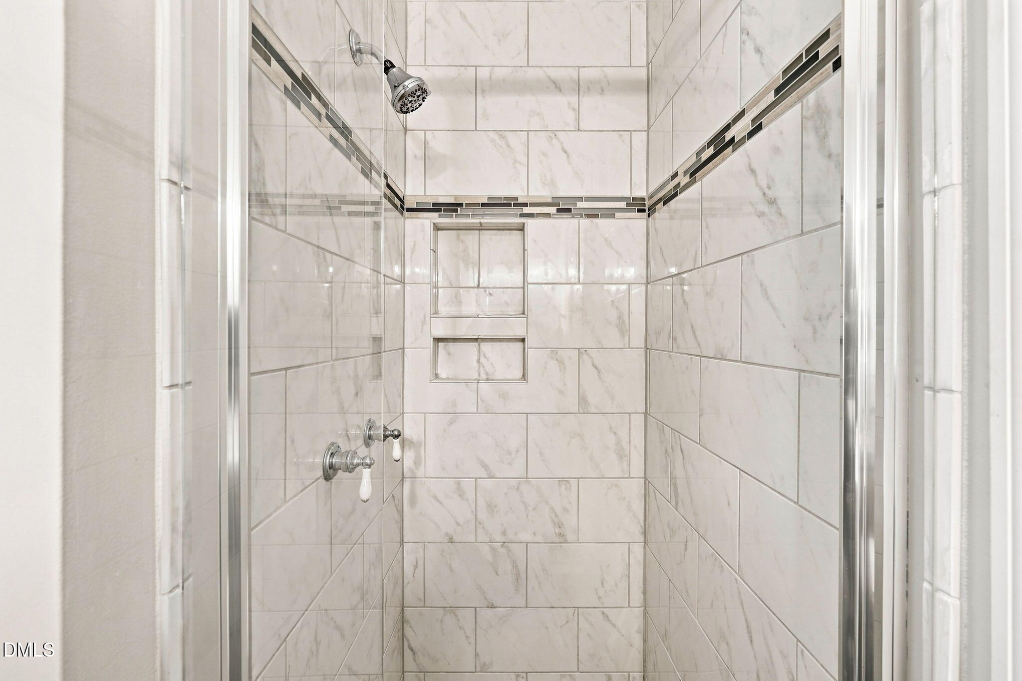 1004 Edgebrook Drive Property Photo 31
