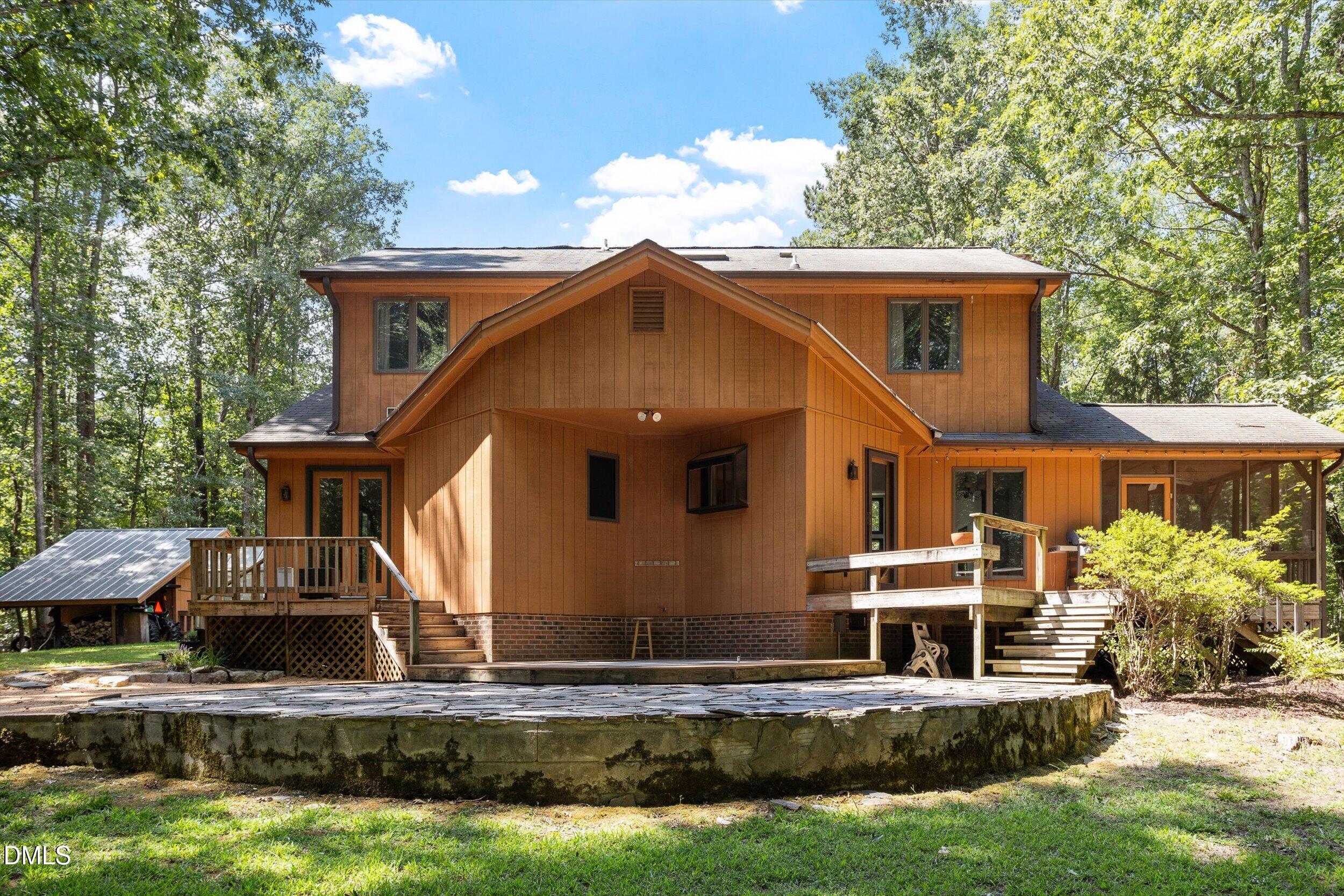 1040 Rolling Knoll Road Property Photo 5