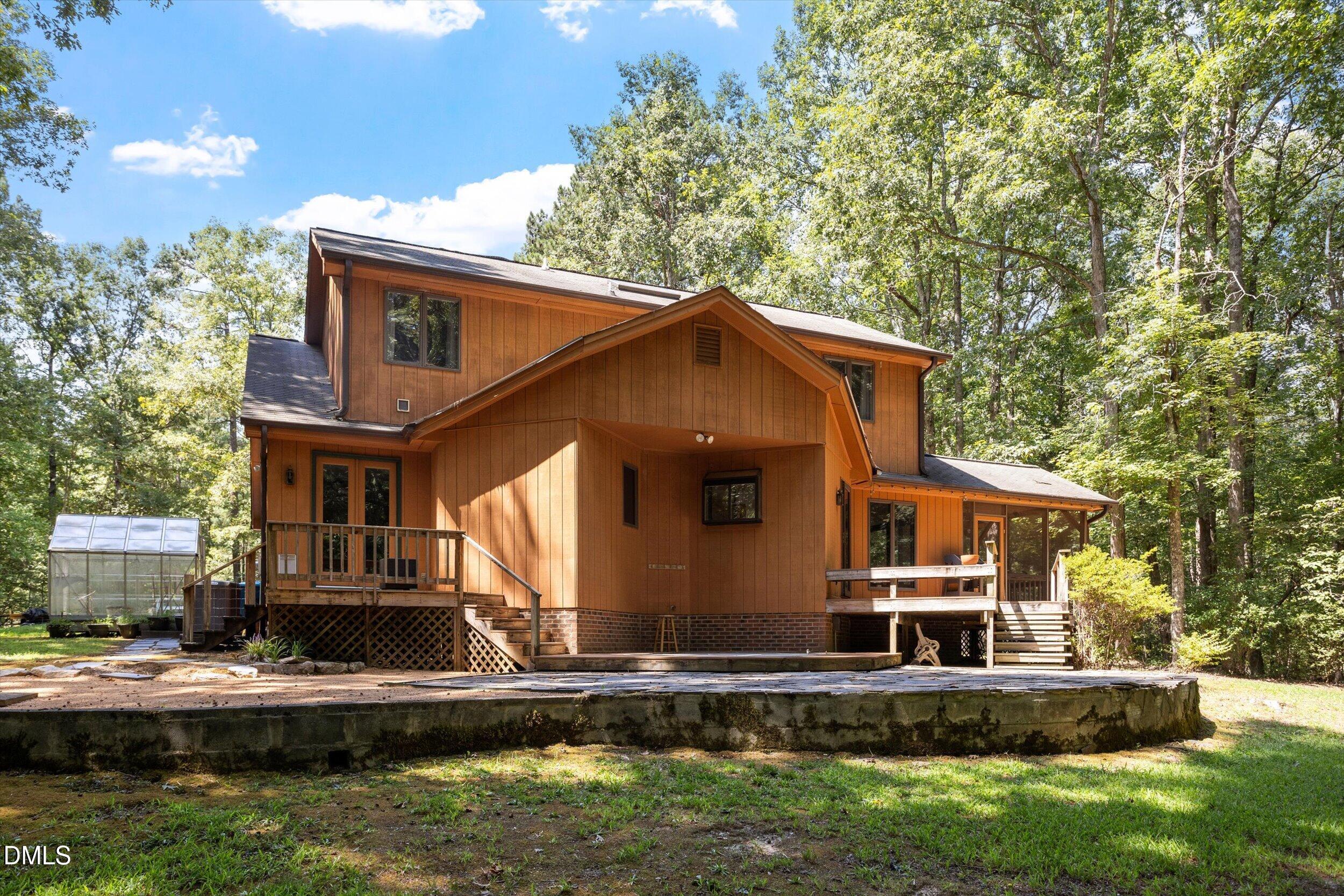 1040 Rolling Knoll Road Property Photo 6