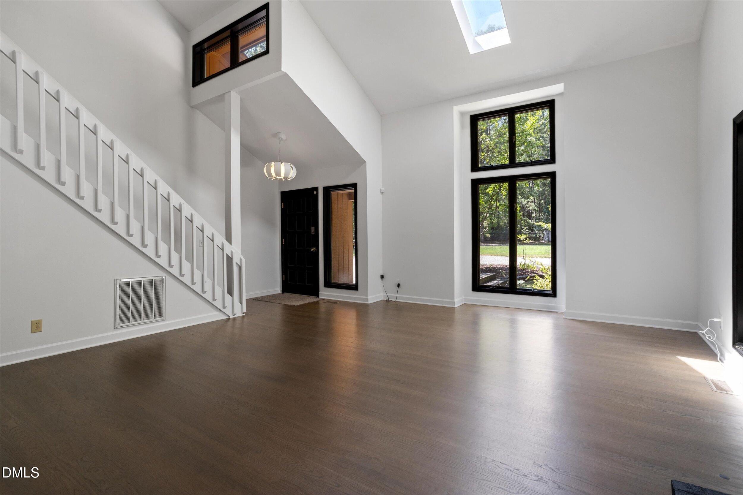 1040 Rolling Knoll Road Property Photo 16