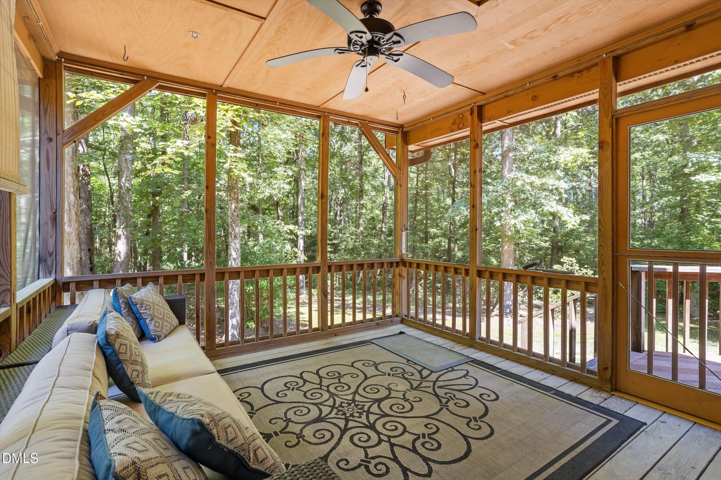 1040 Rolling Knoll Road Property Photo 20