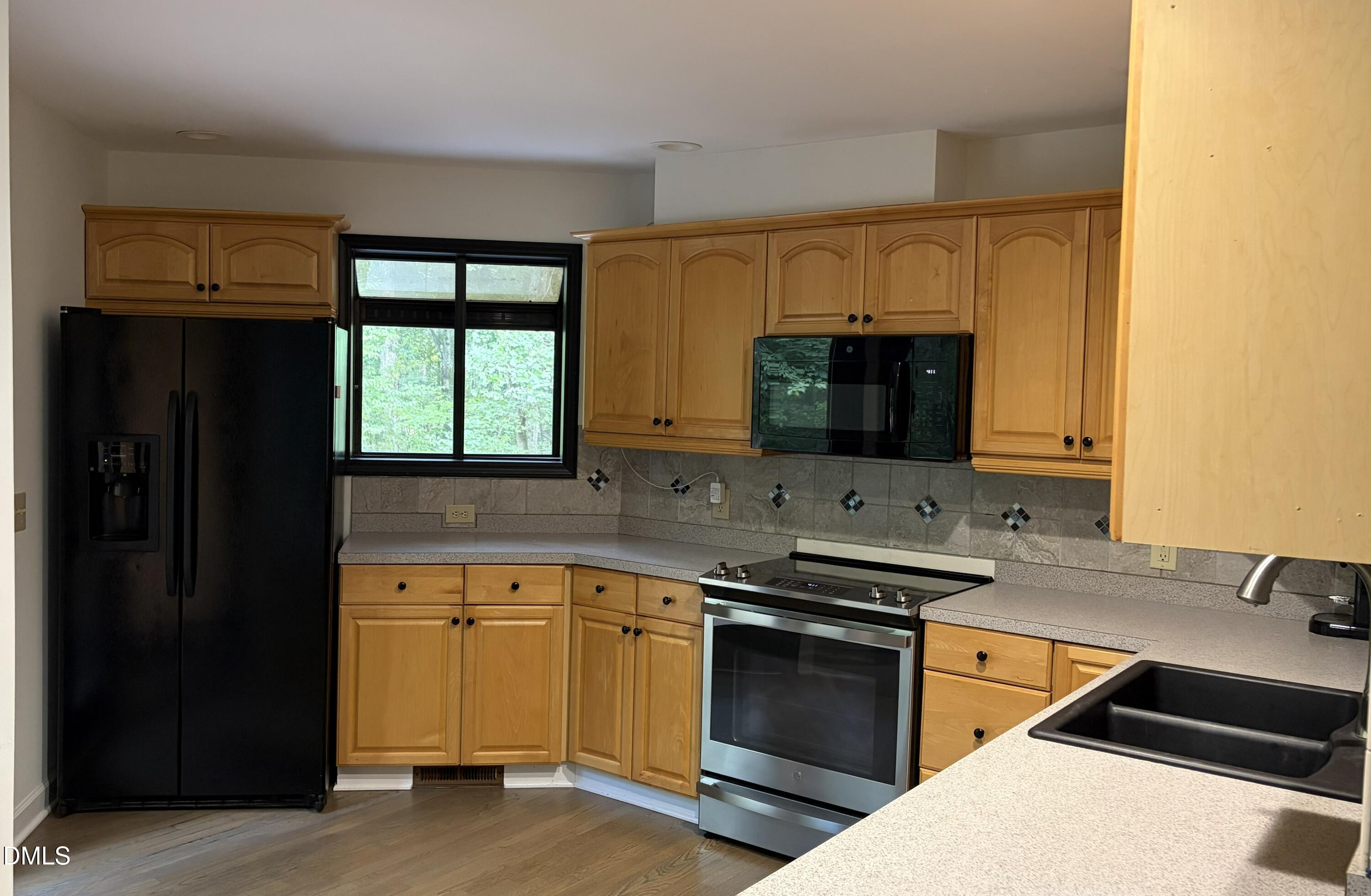 1040 Rolling Knoll Road Property Photo 21