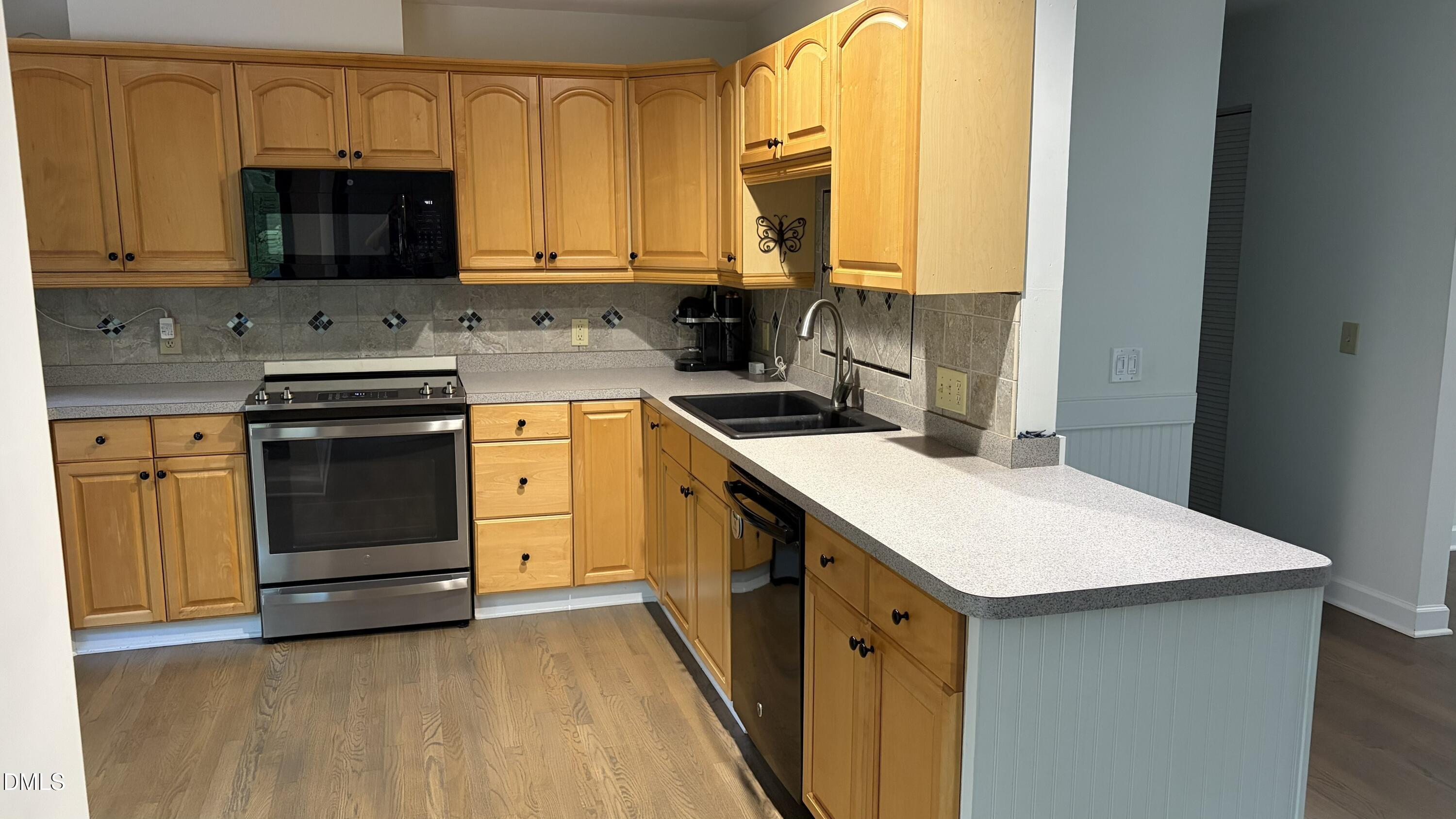 1040 Rolling Knoll Road Property Photo 22