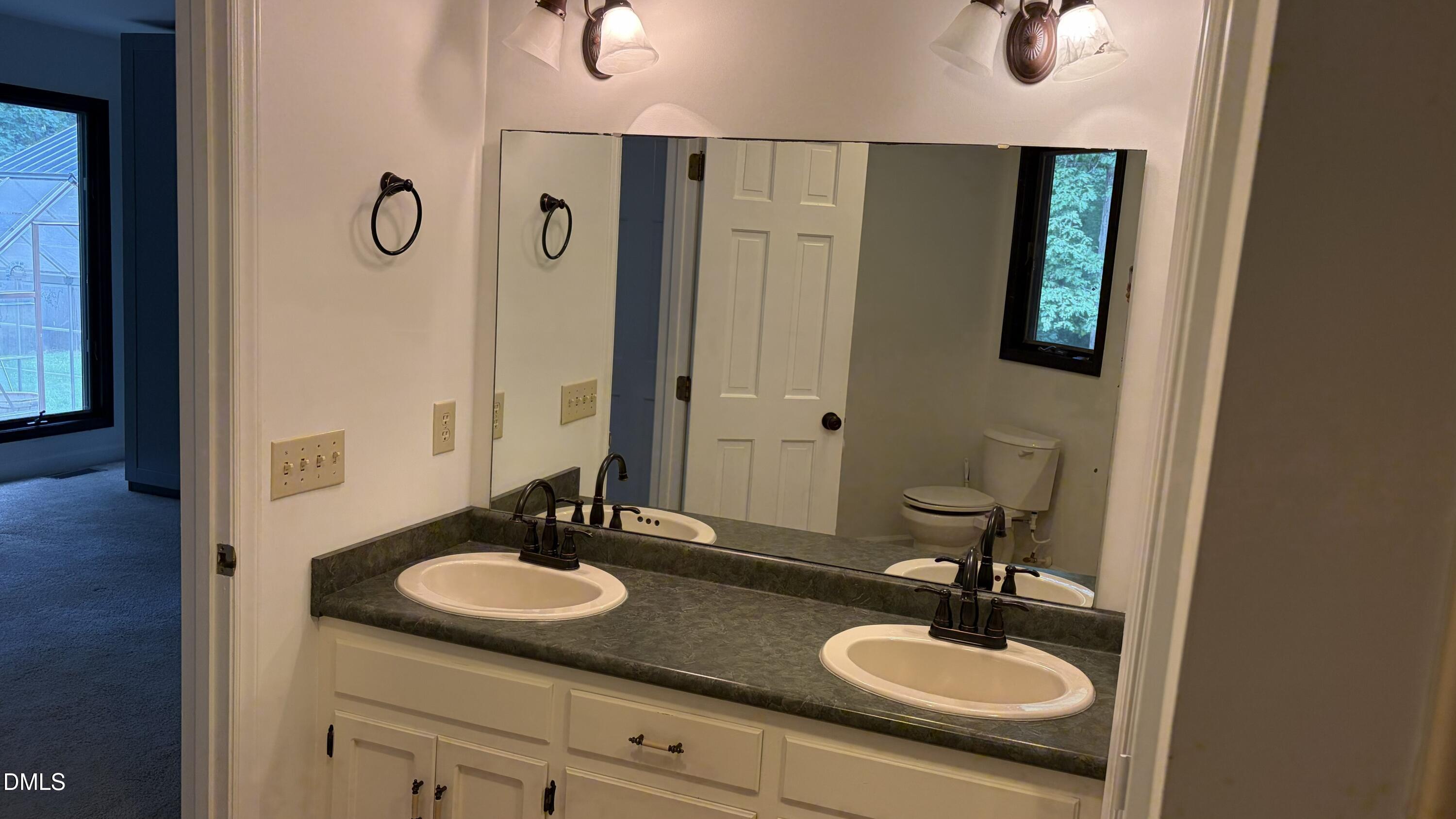 1040 Rolling Knoll Road Property Photo 30