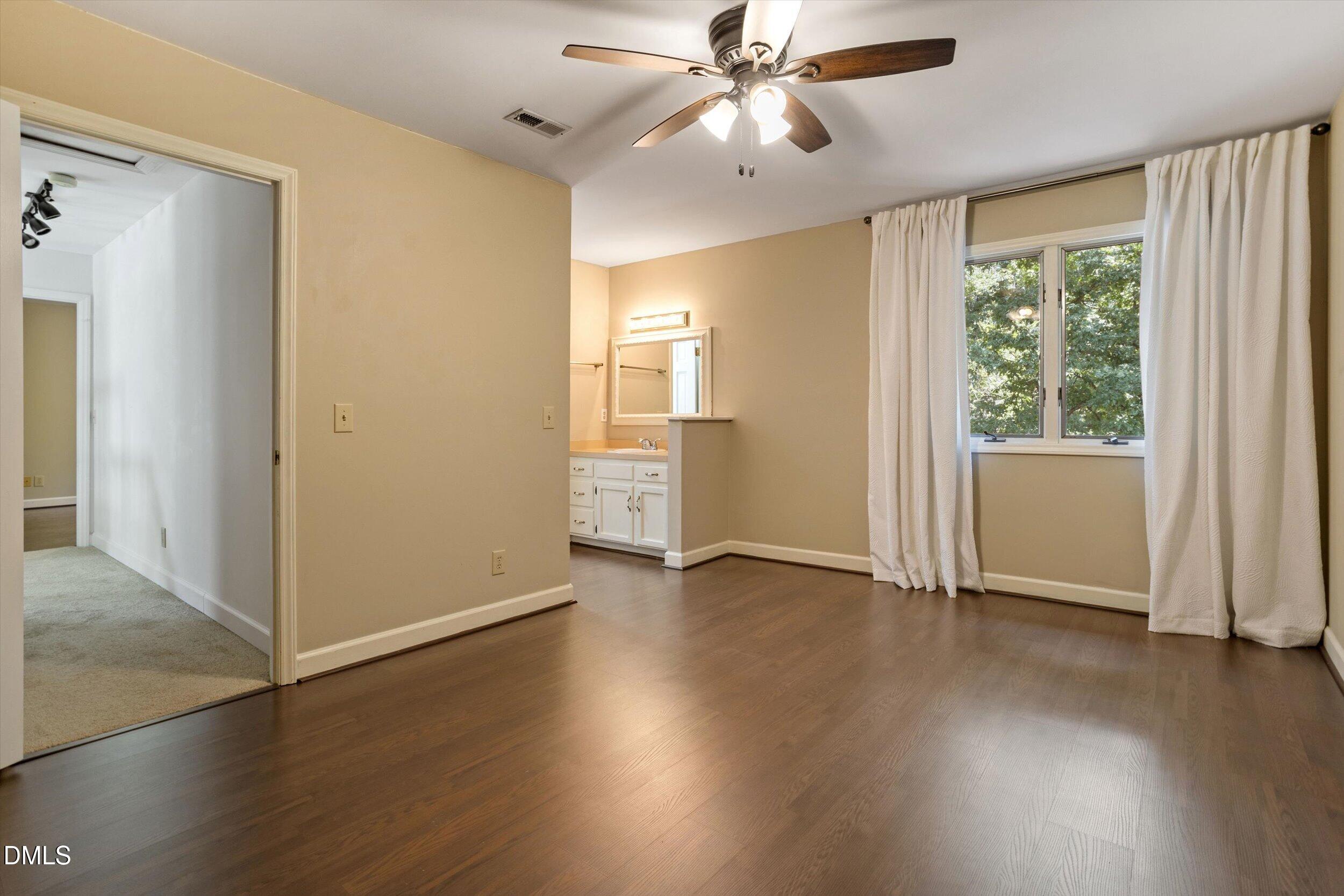 1040 Rolling Knoll Road Property Photo 33