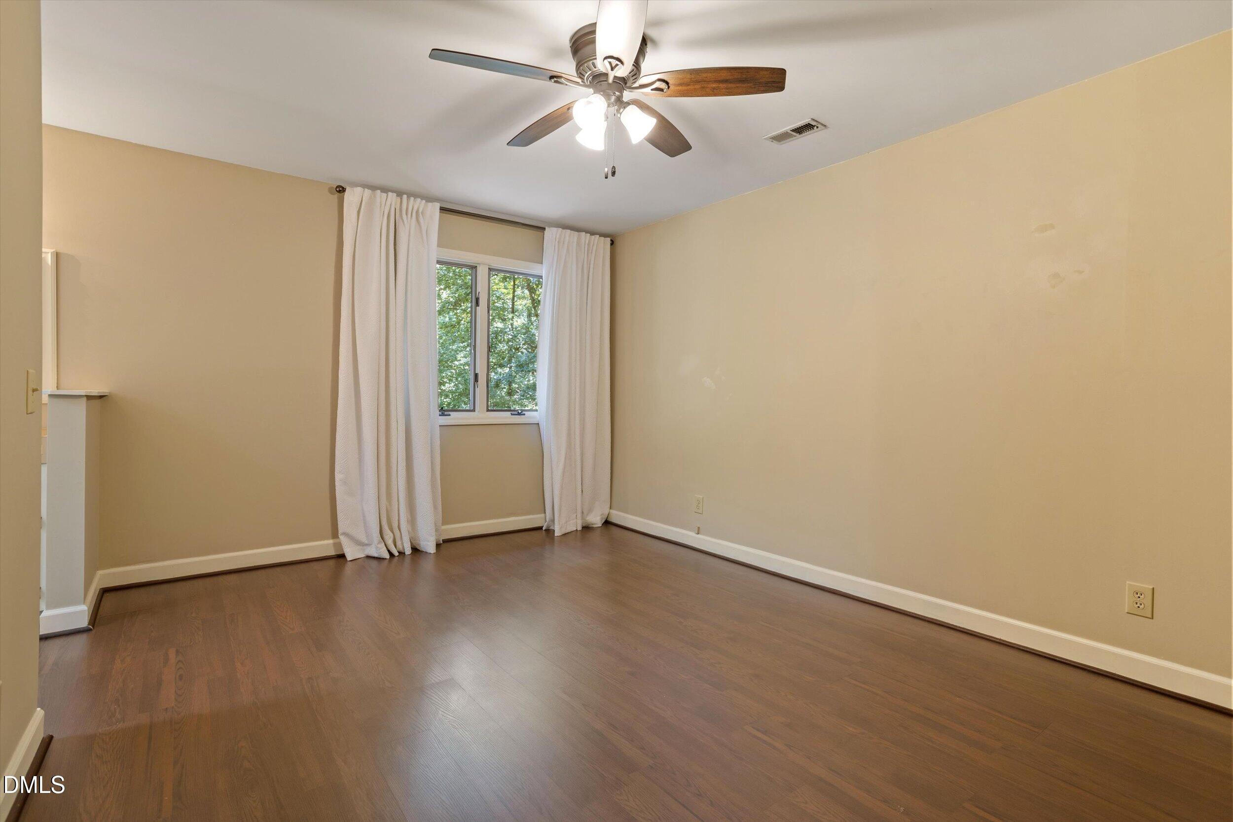1040 Rolling Knoll Road Property Photo 34