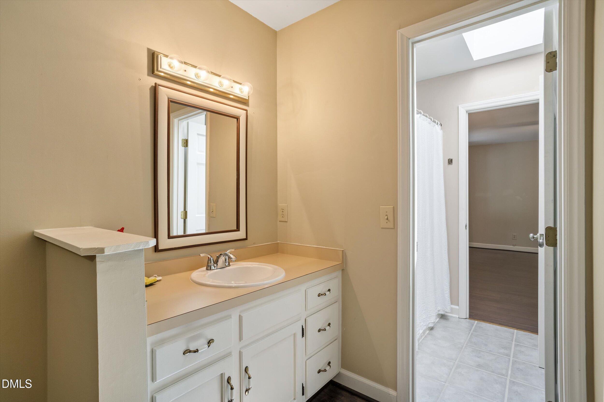 1040 Rolling Knoll Road Property Photo 36
