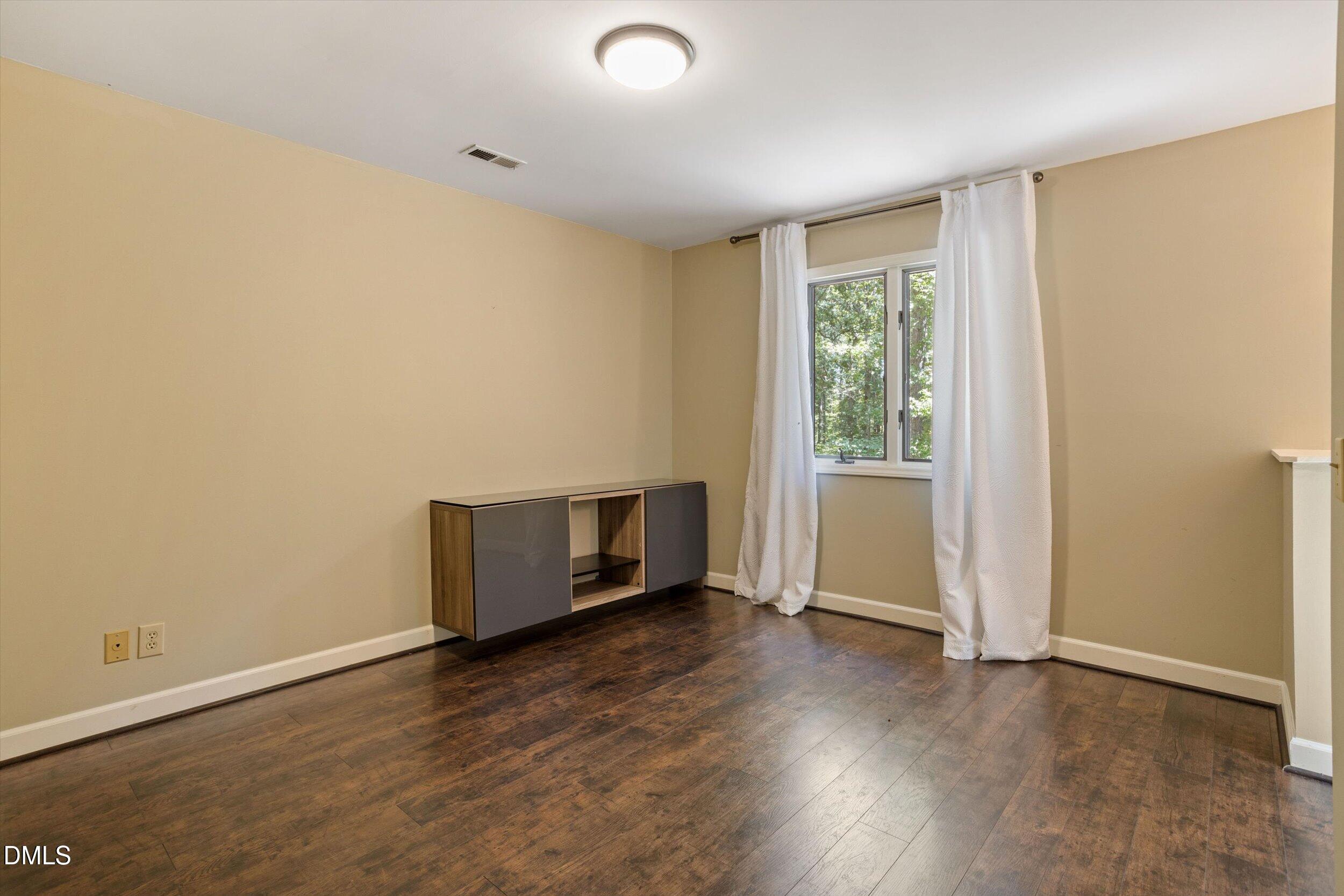 1040 Rolling Knoll Road Property Photo 37