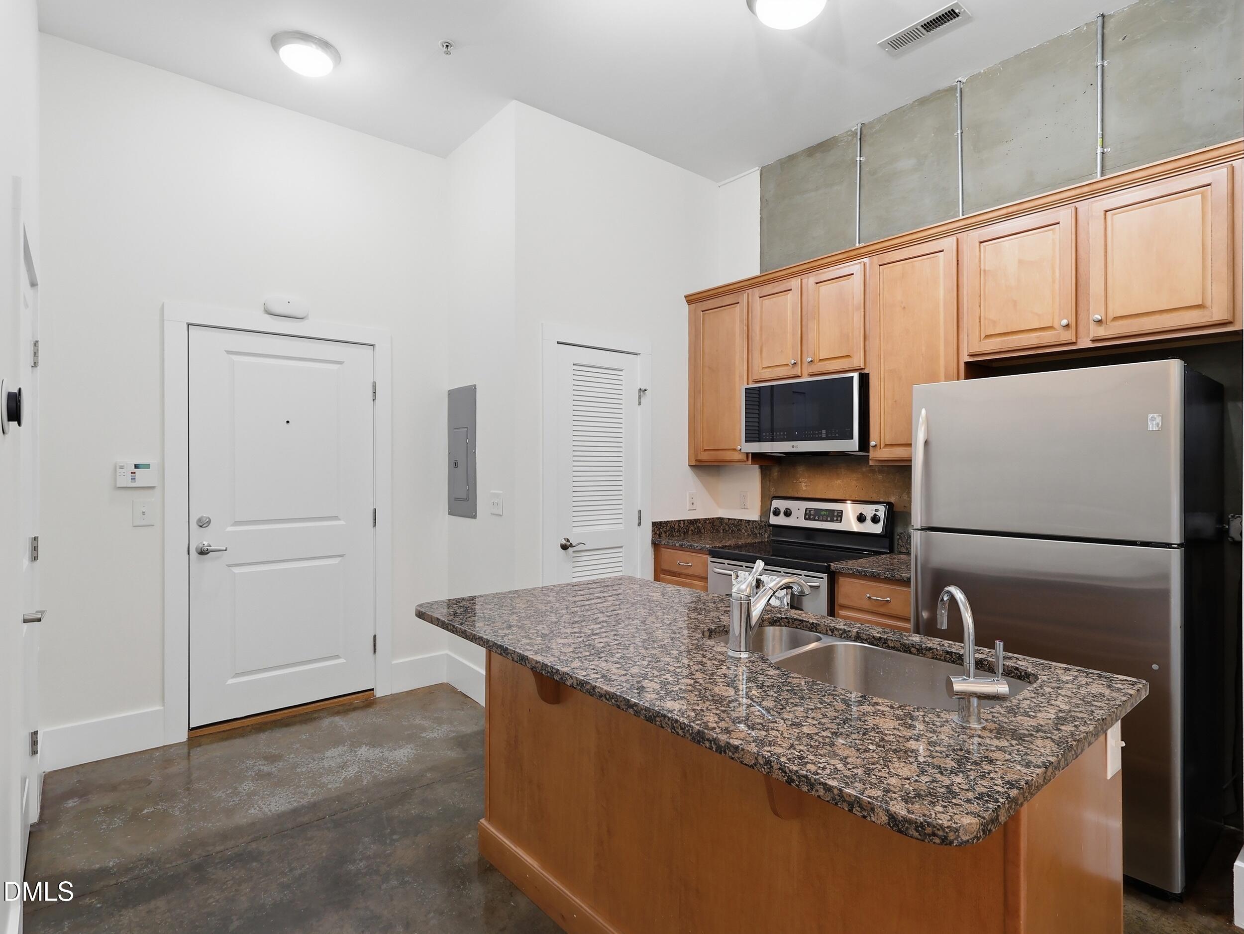 444 S Blount Street 108 Property Photo 10