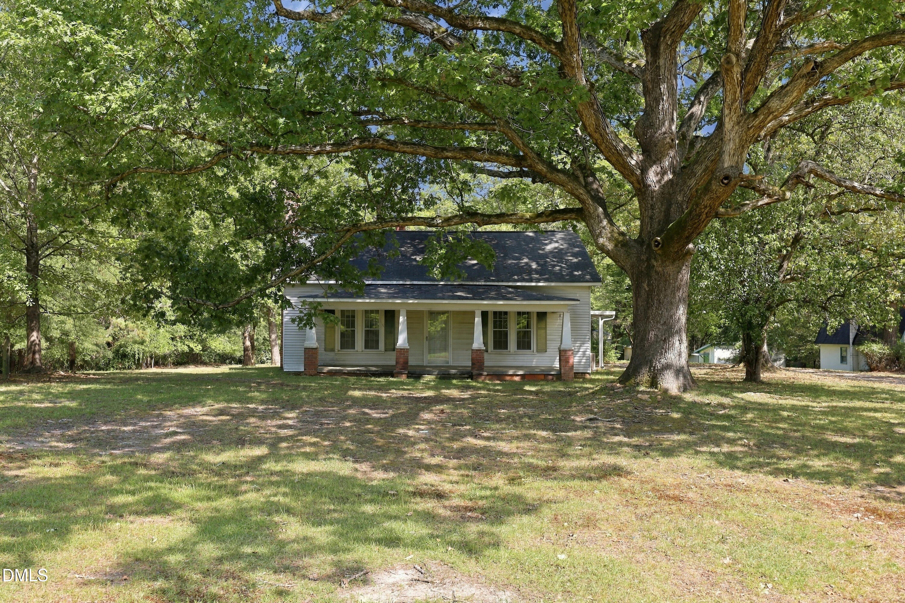 5033 Theys Road Property Photo 1