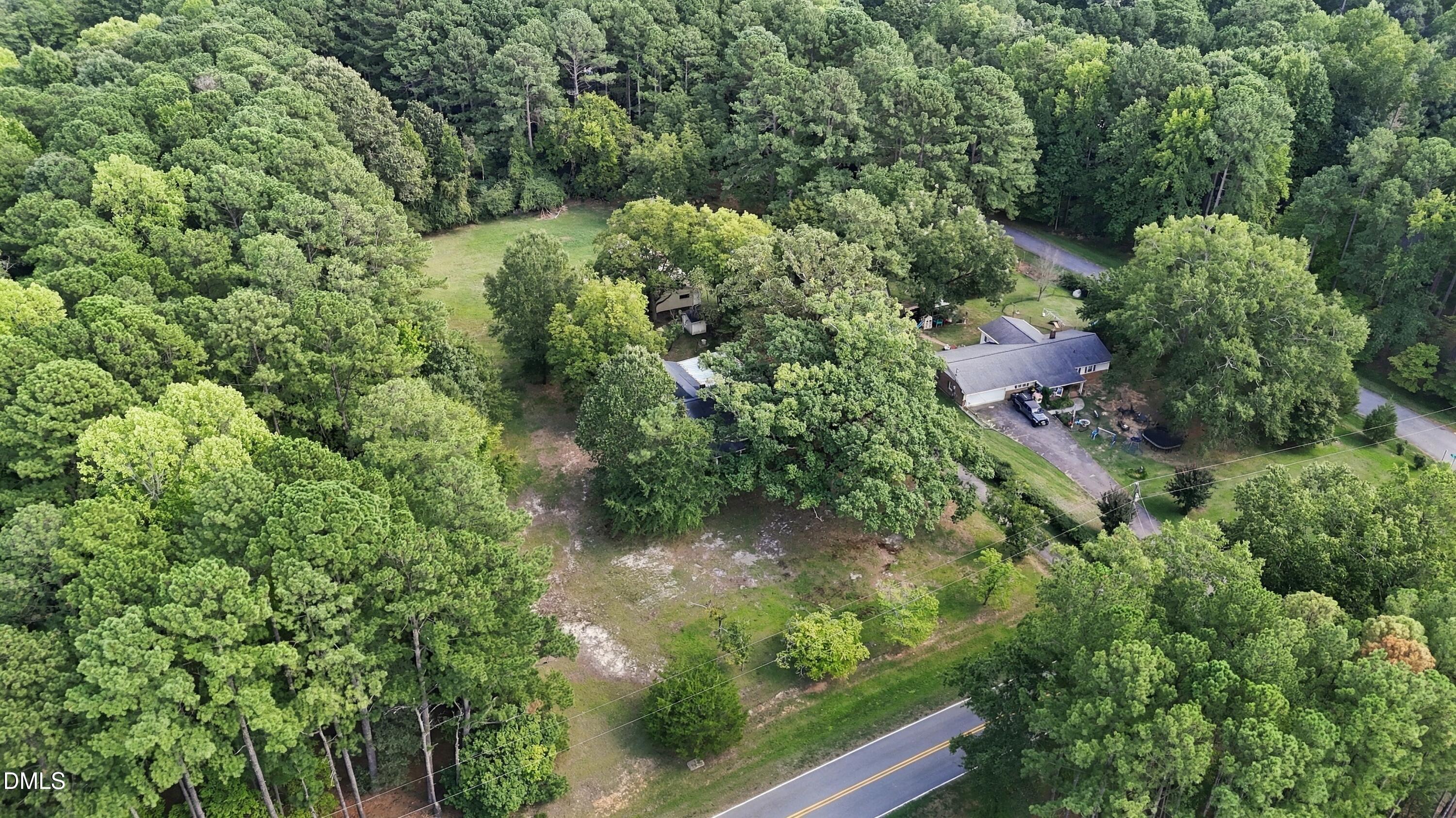 5033 Theys Road Property Photo 4
