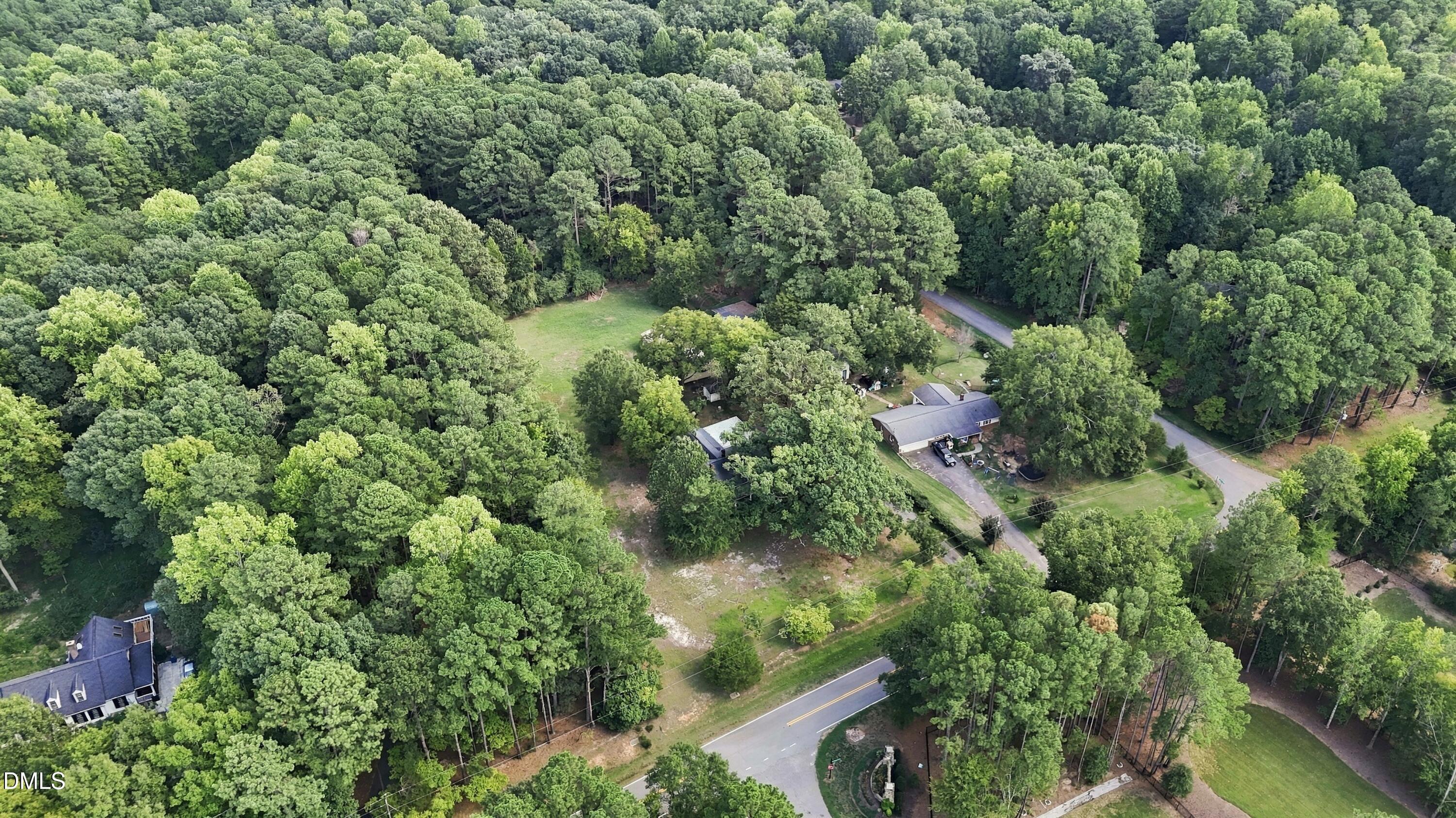 5033 Theys Road Property Photo 5