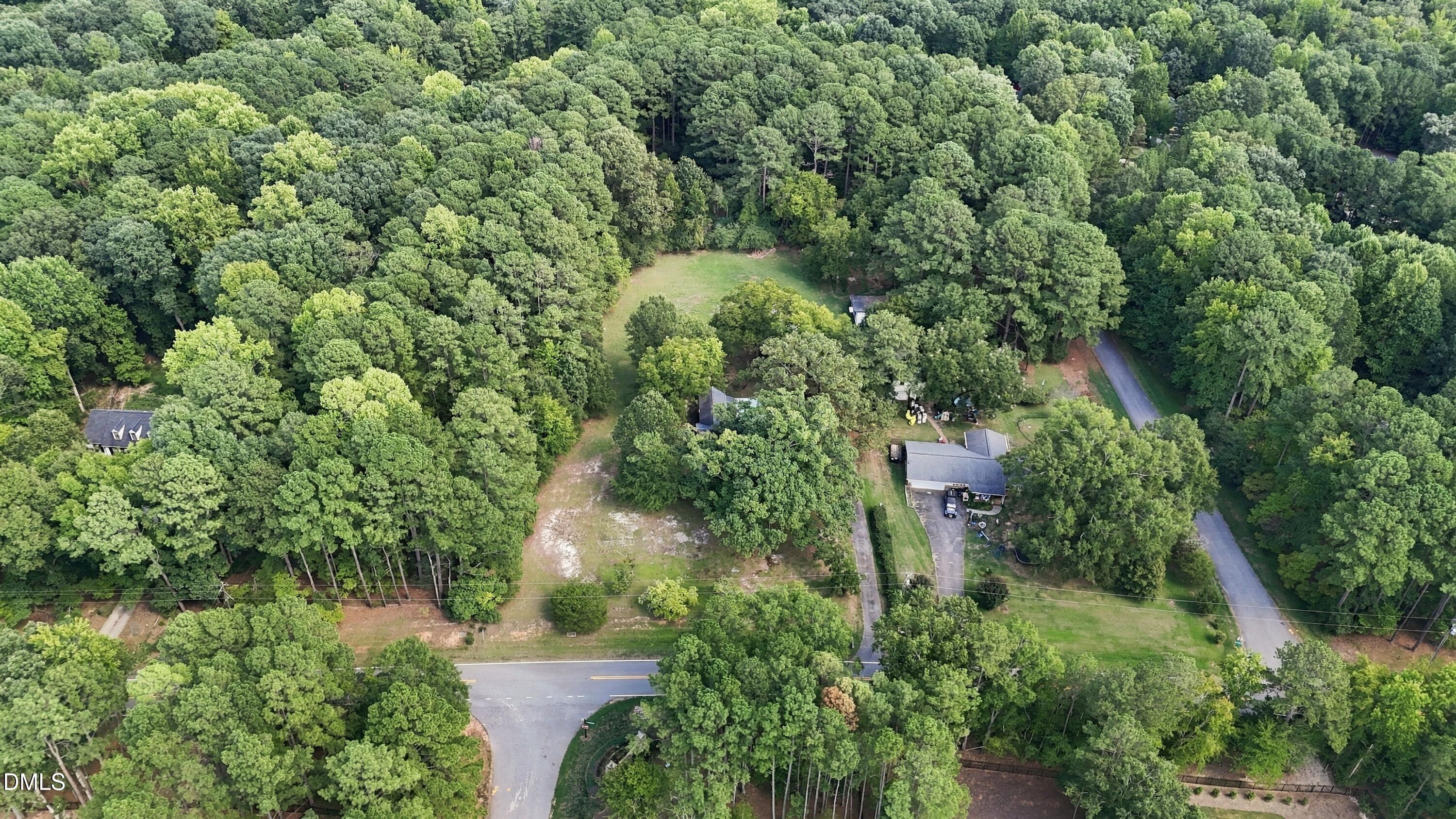 5033 Theys Road Property Photo 6