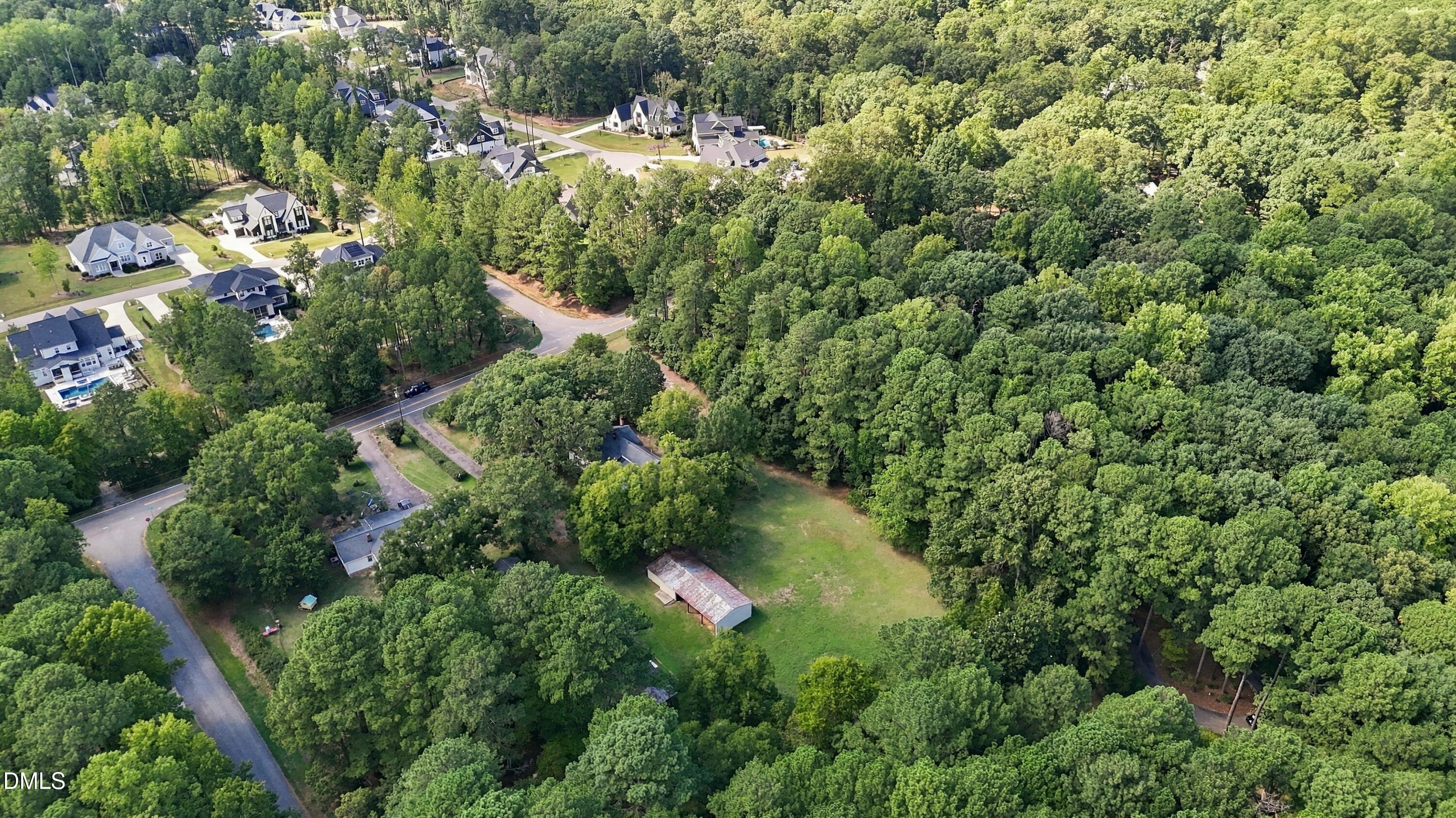 5033 Theys Road Property Photo 8