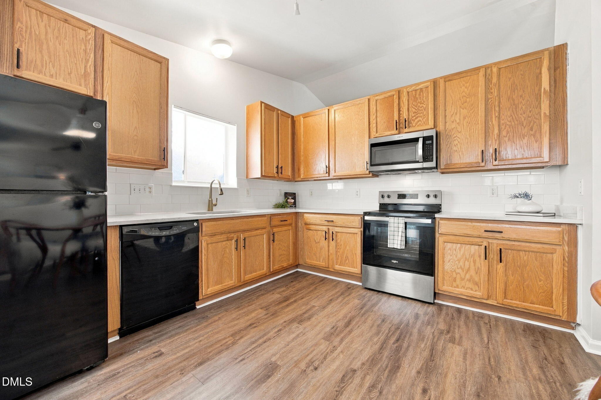 5 Crimson Clover Court Property Photo 6