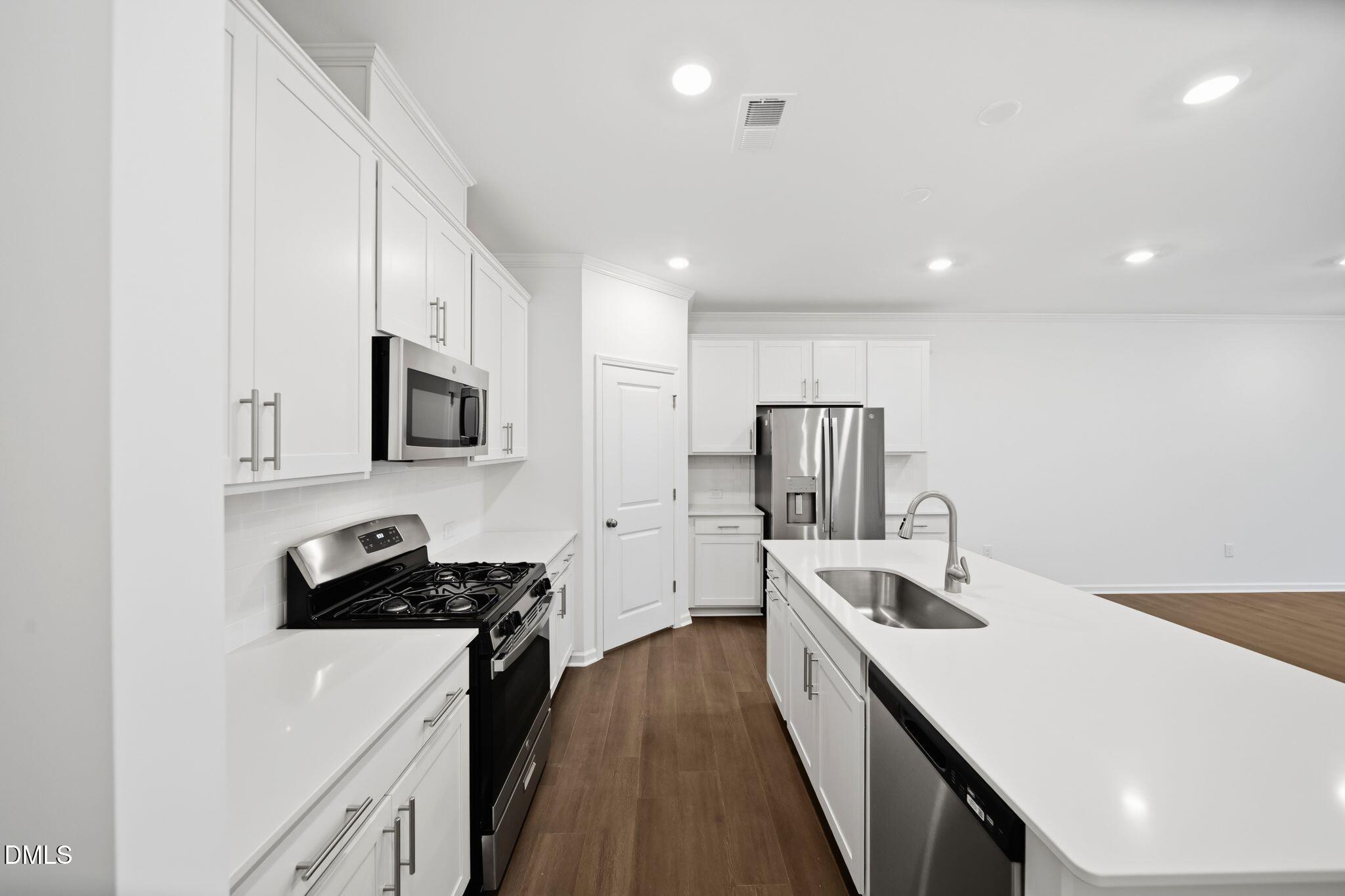 525 Cavalera Way Property Photo 9