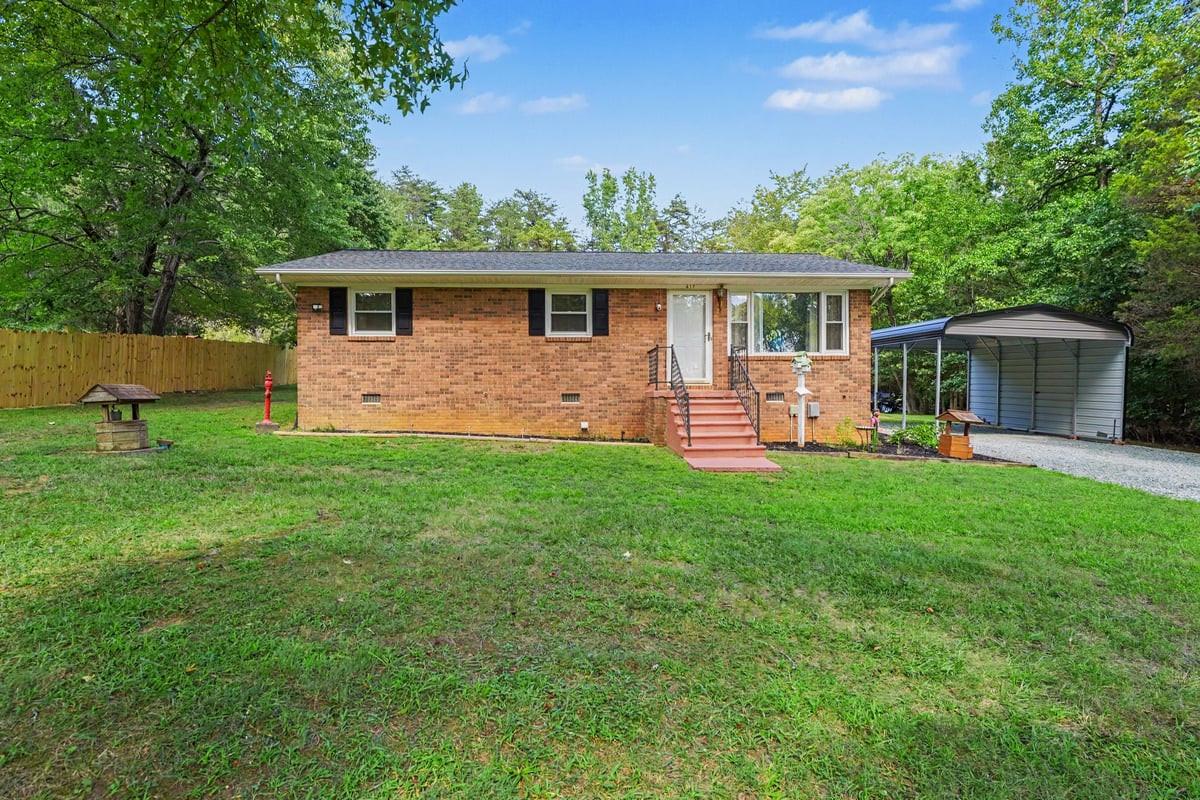 417 Circle Drive Property Photo 1