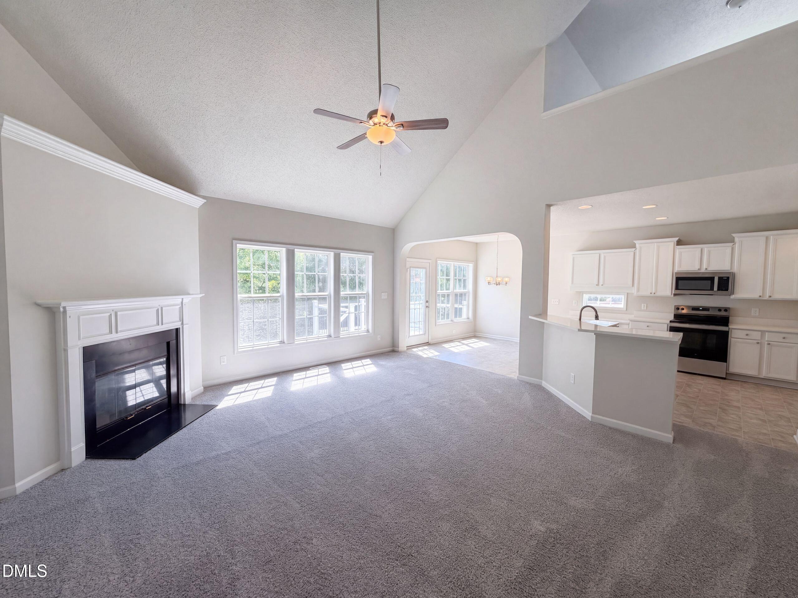 1701 Carnation Drive Property Photo 3