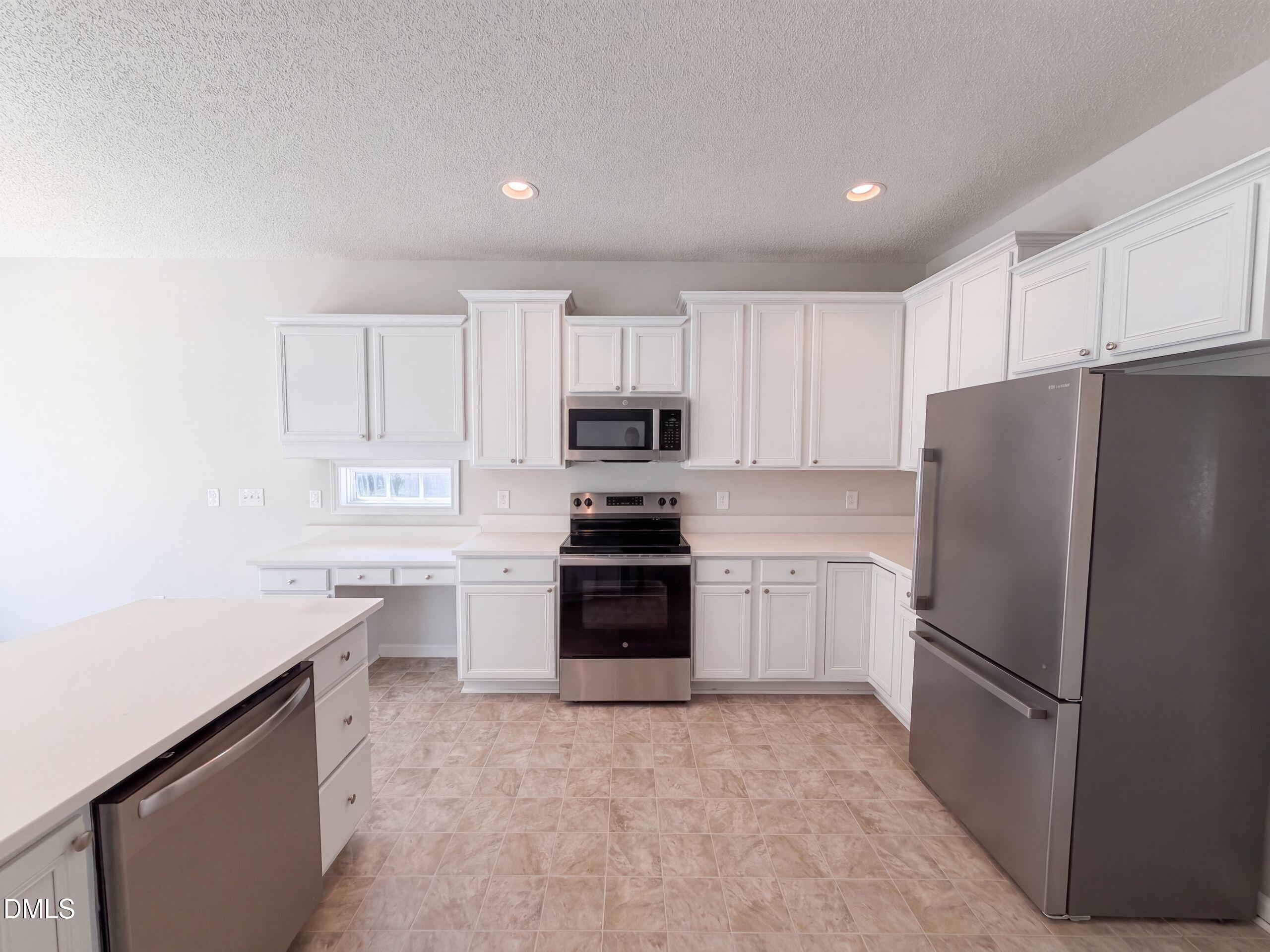 1701 Carnation Drive Property Photo 8