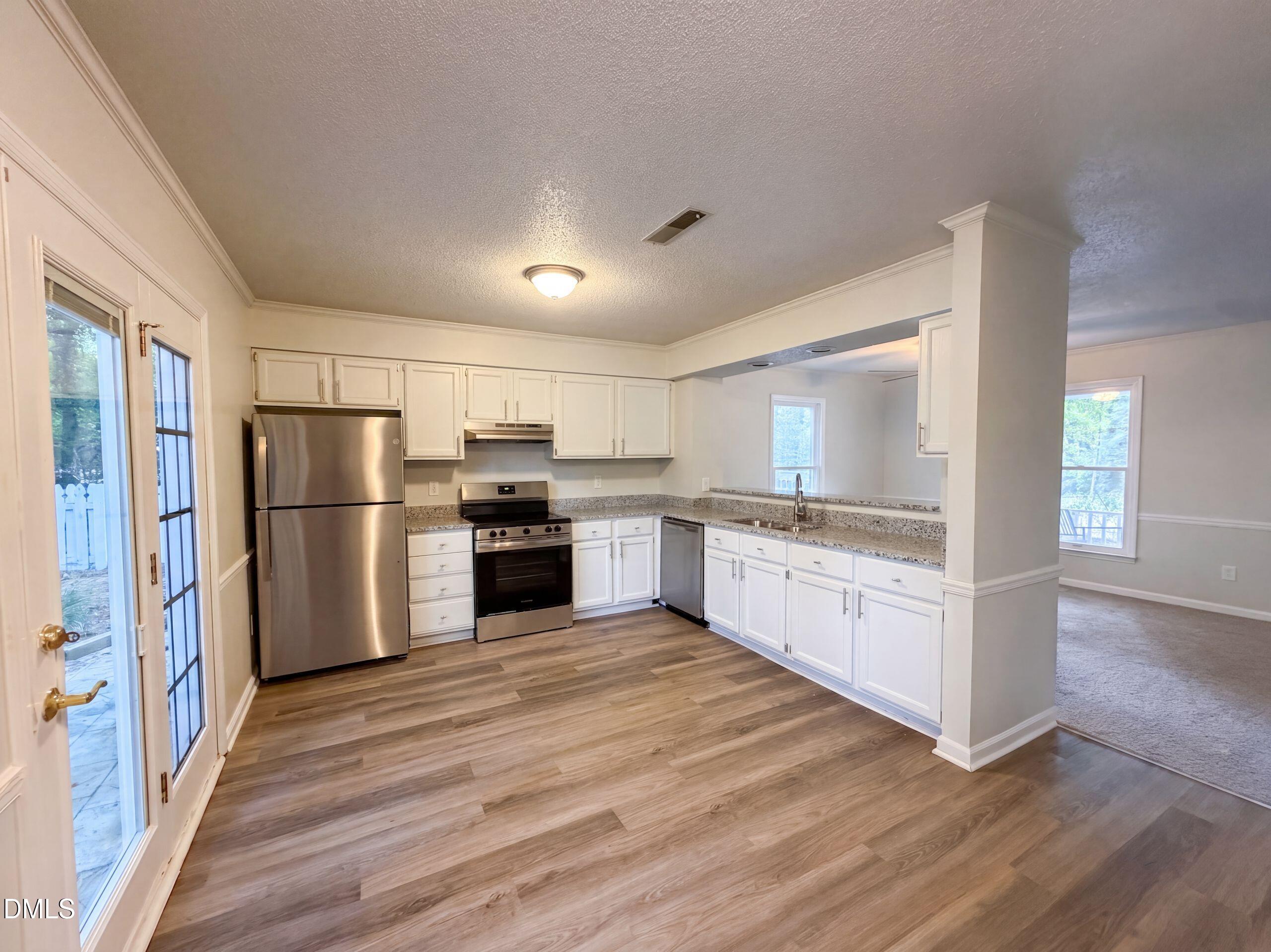 2338 Hillandale Road Property Photo 2