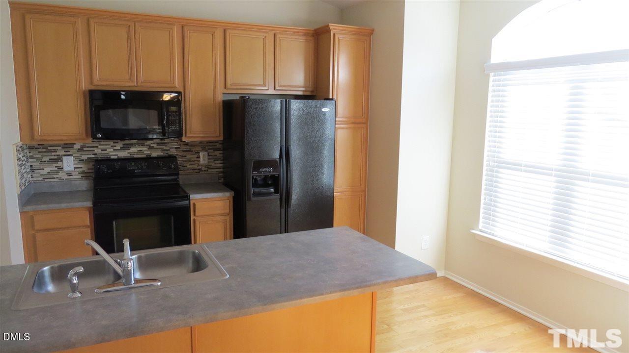 8204 Stone Cellar Drive Property Photo 4