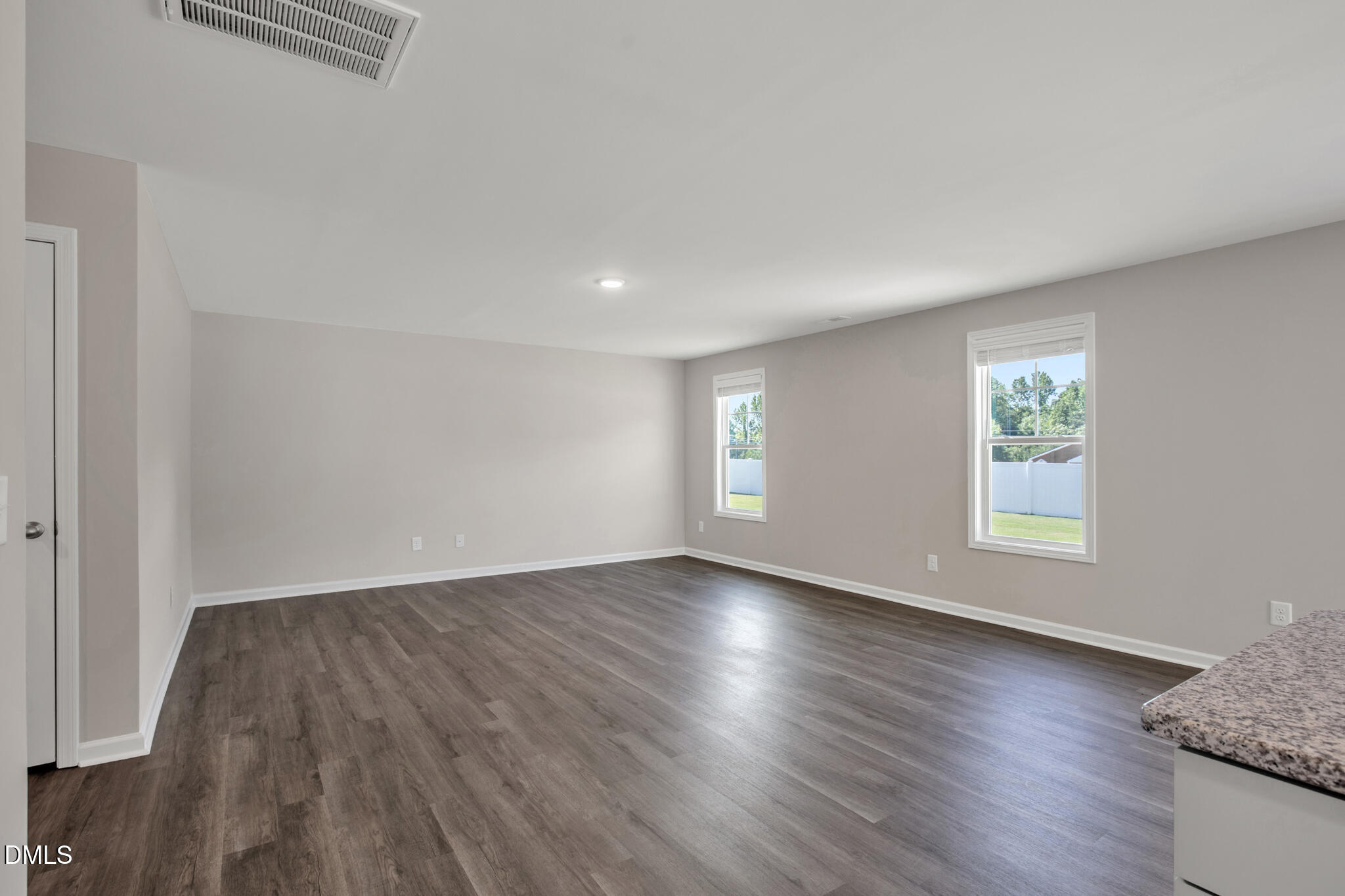 25 W Emily Gardens Drive Property Photo 8