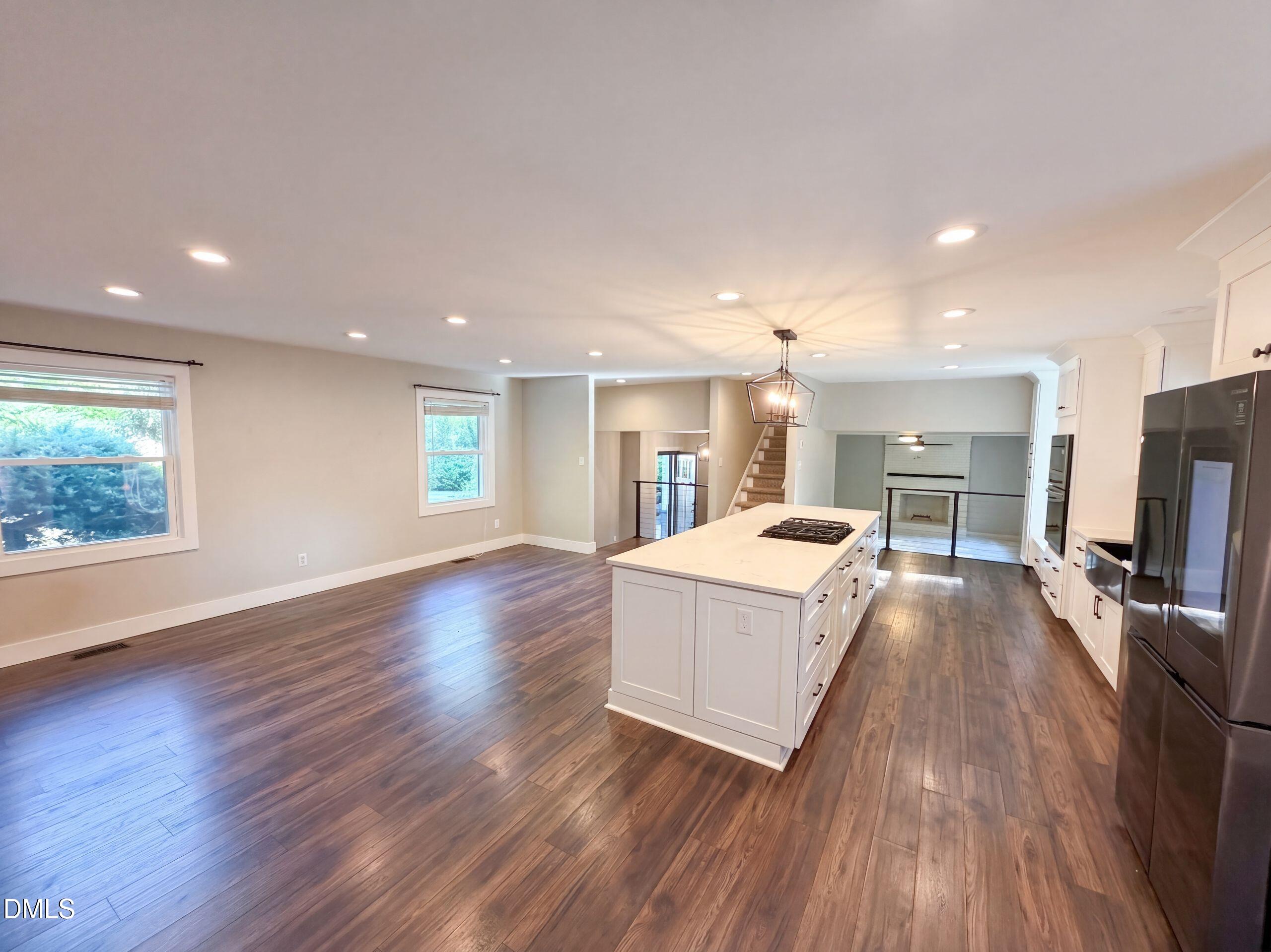 2220 Hillock Drive Property Photo 6