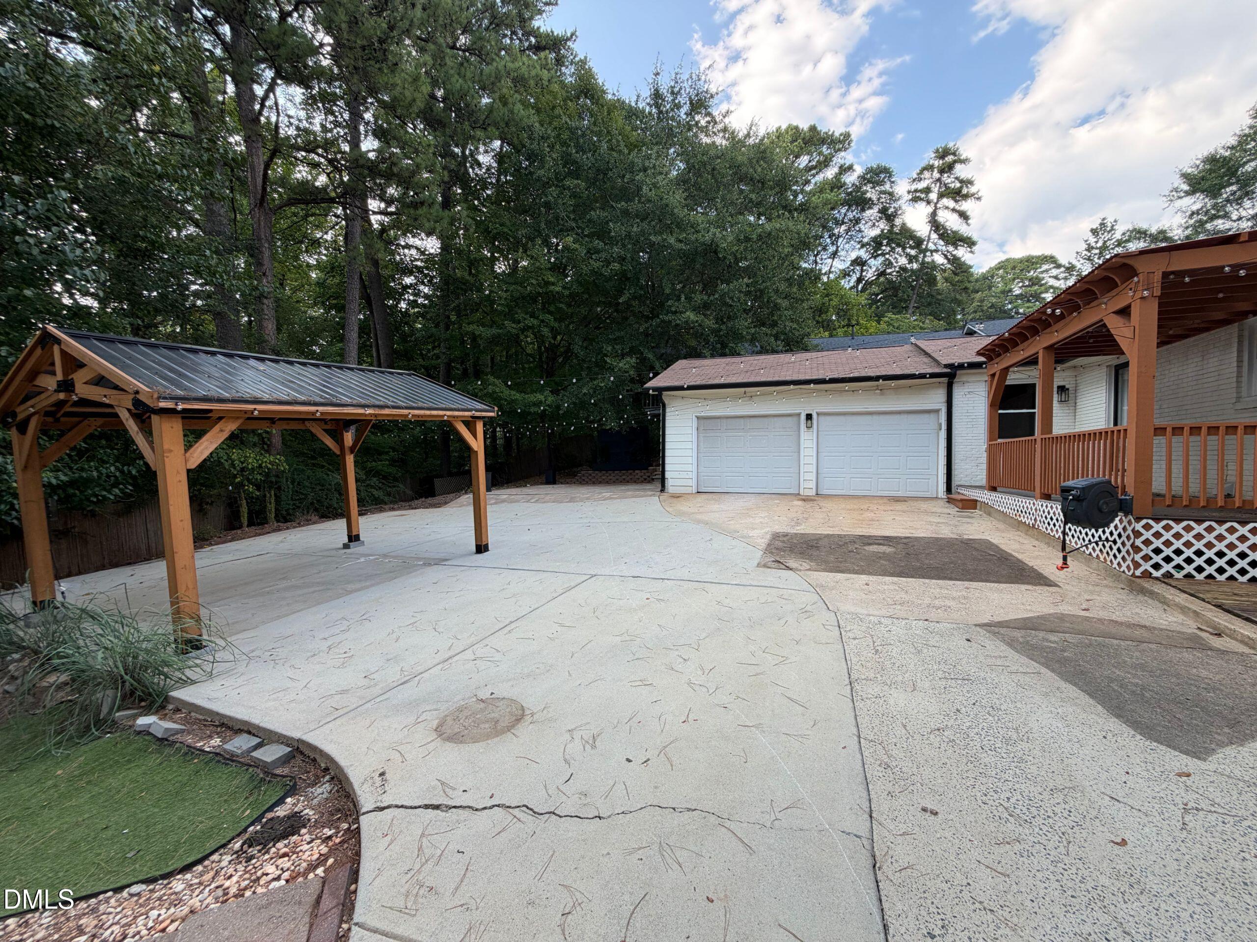 2220 Hillock Drive Property Photo 18