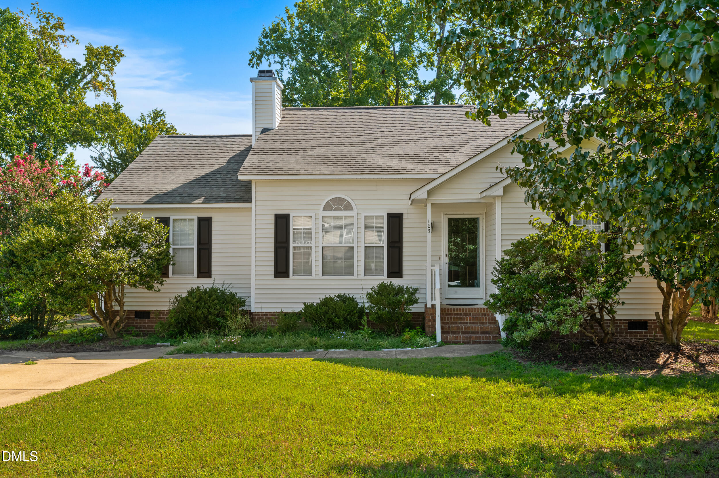 105 Mckenzie Circle Property Photo 1