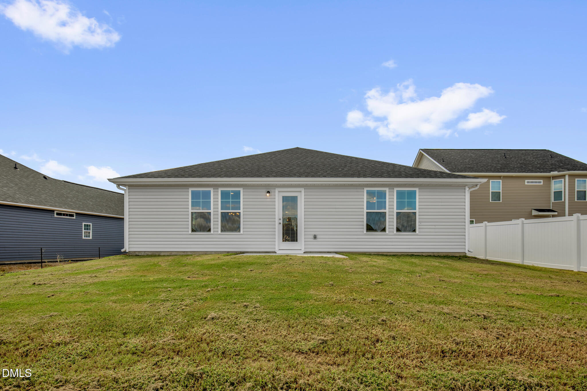 31 E Emily Gardens Drive Property Photo 2