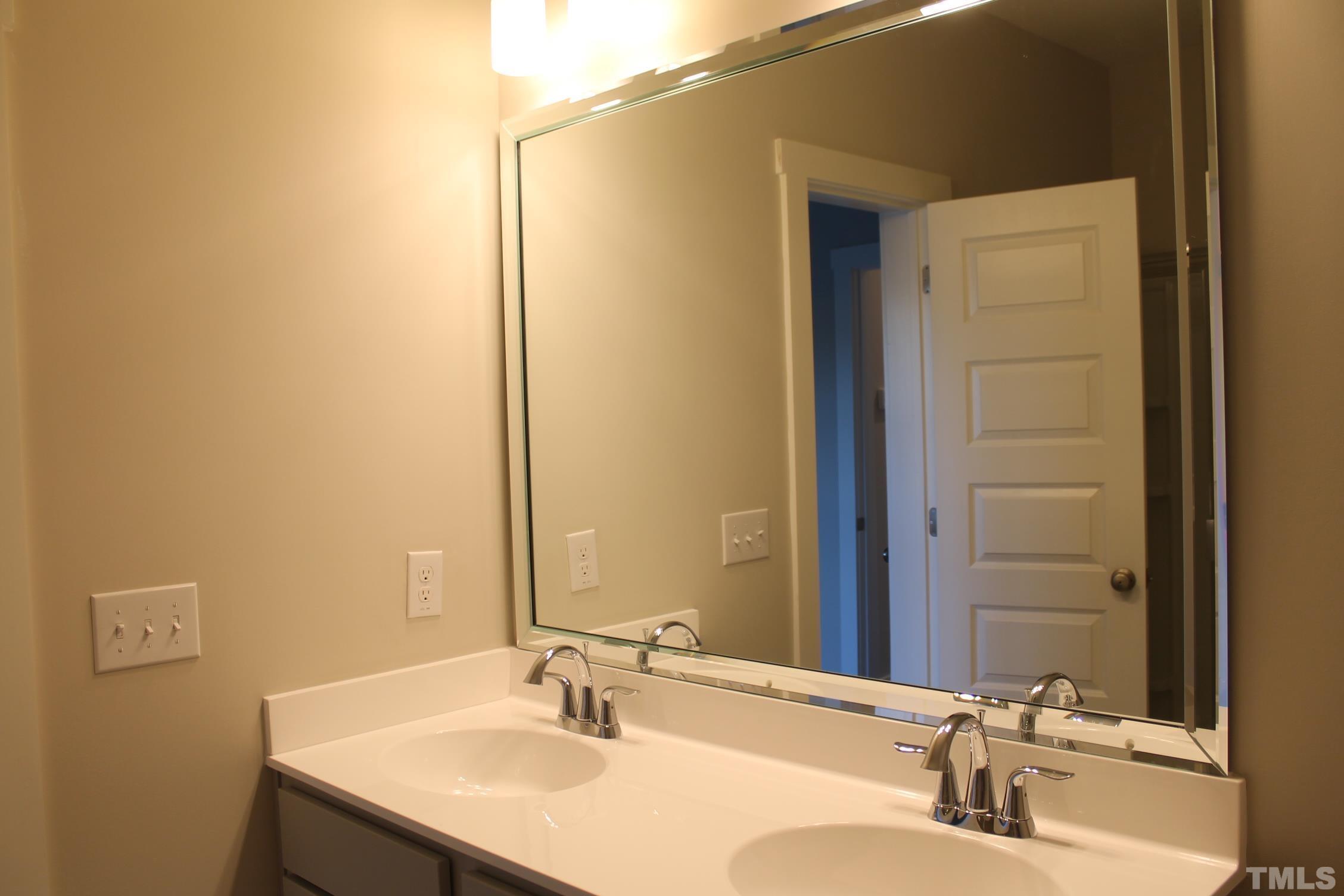 825 S Franklin Street Property Photo 12