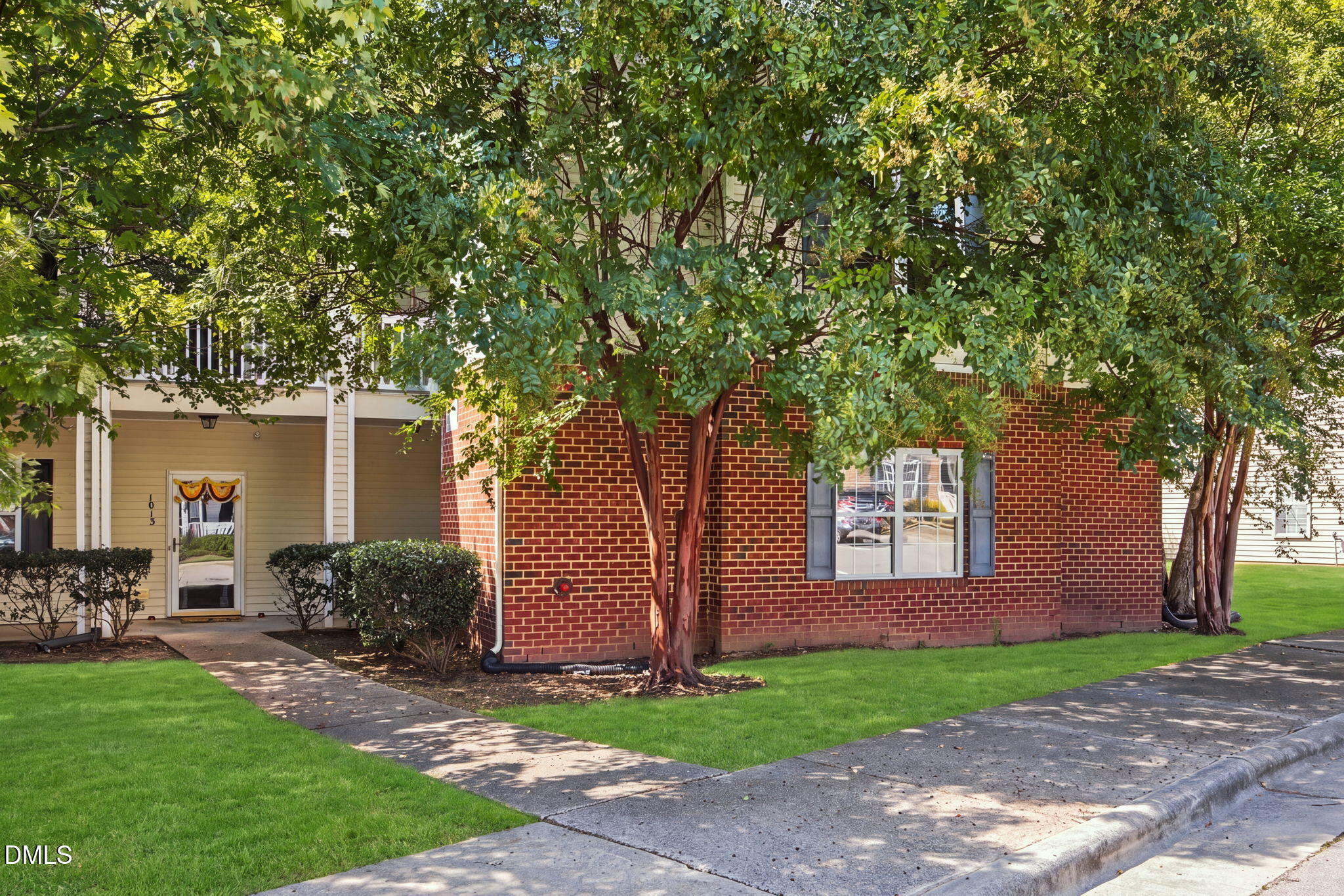 1014 Linen Drive Property Photo 1
