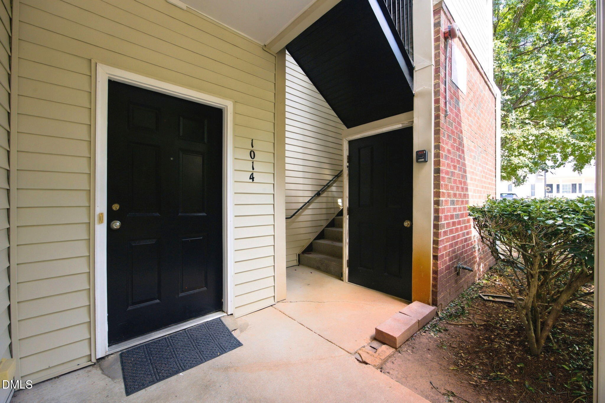 1014 Linen Drive Property Photo 2