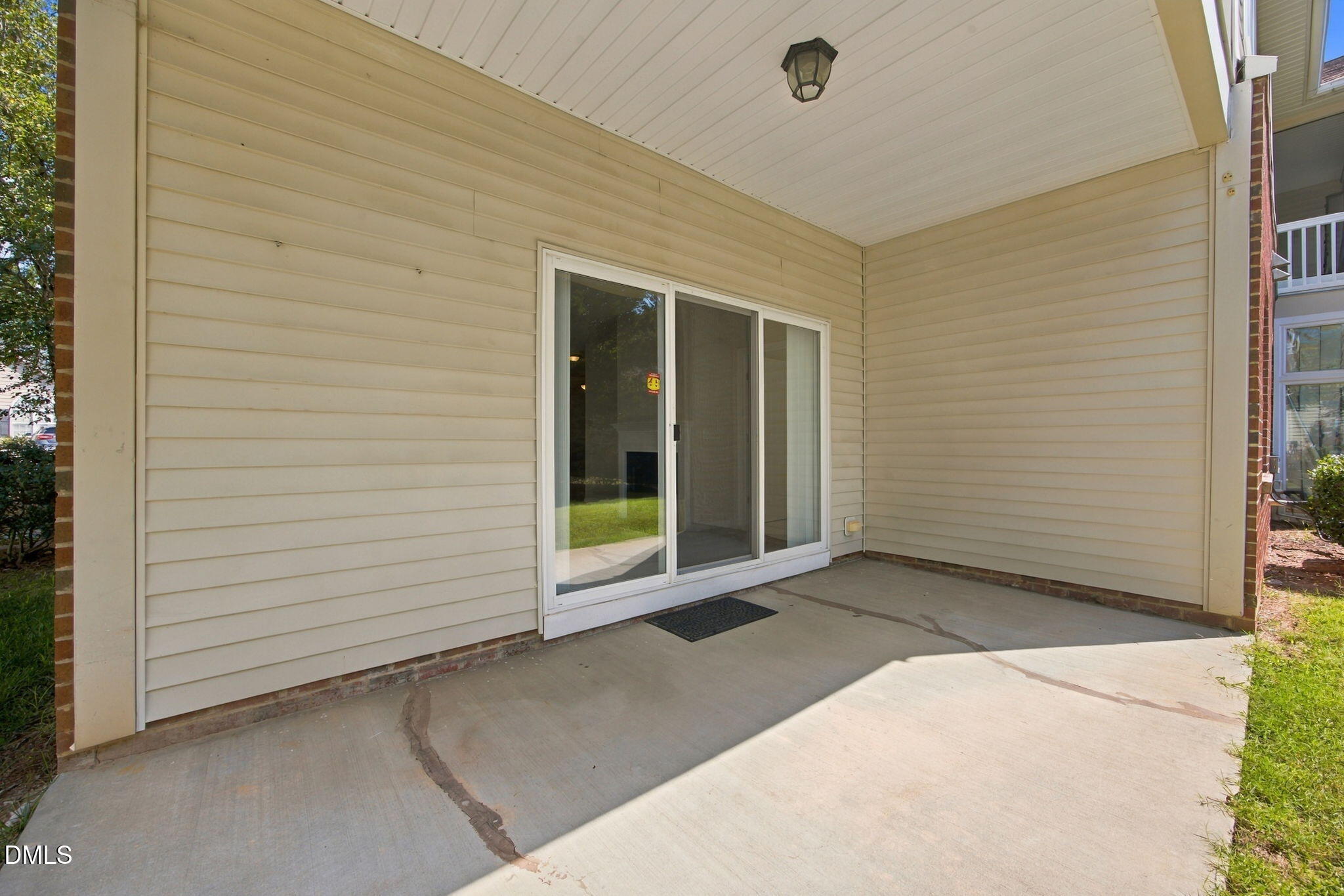 1014 Linen Drive Property Photo 3