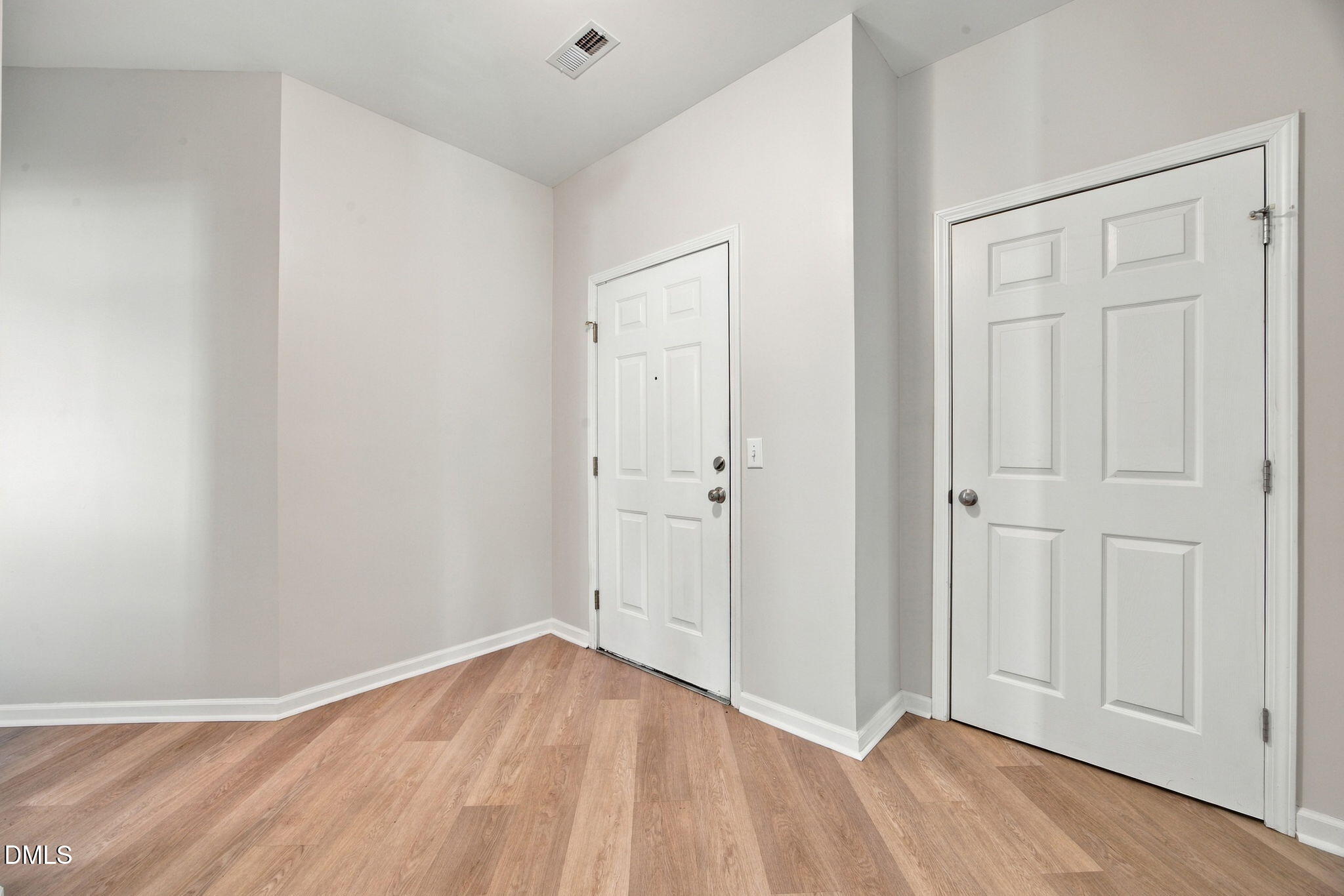 1014 Linen Drive Property Photo 7