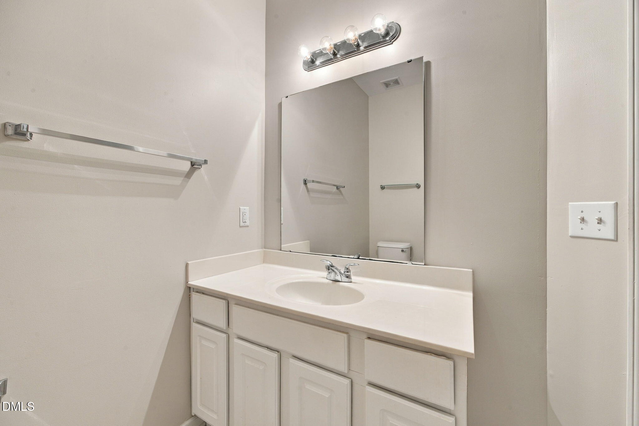 1014 Linen Drive Property Photo 10