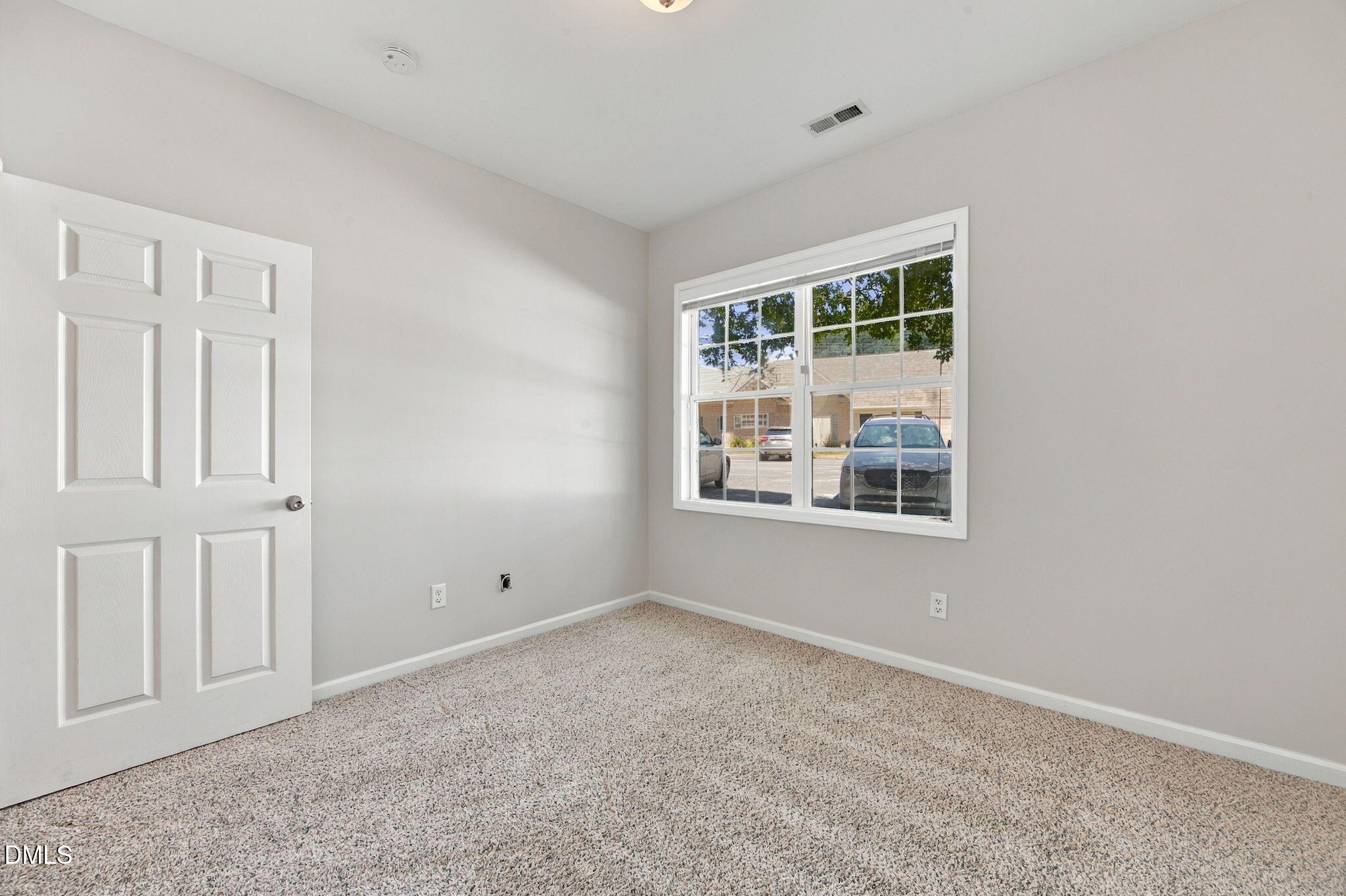 1014 Linen Drive Property Photo 15