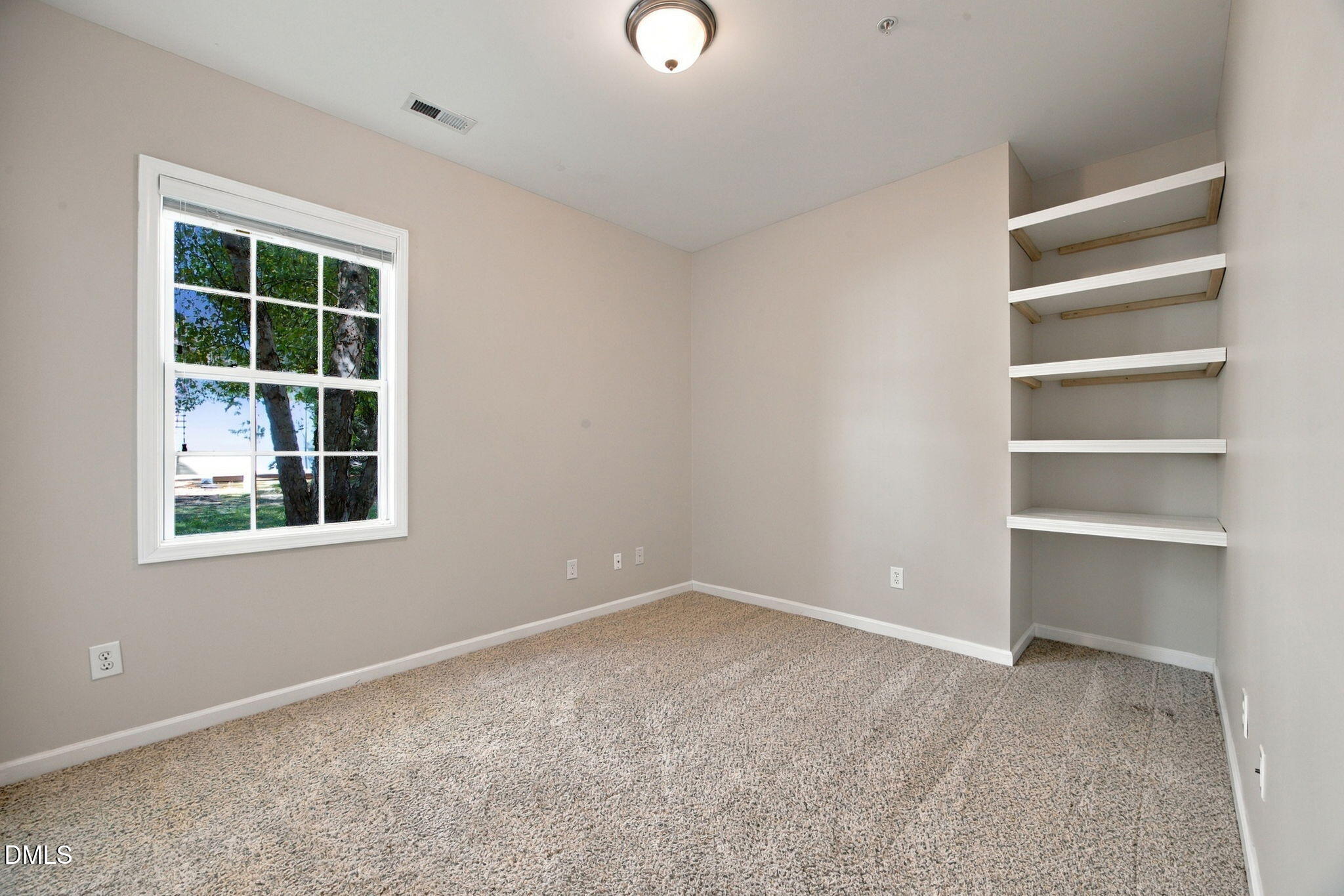 1014 Linen Drive Property Photo 16