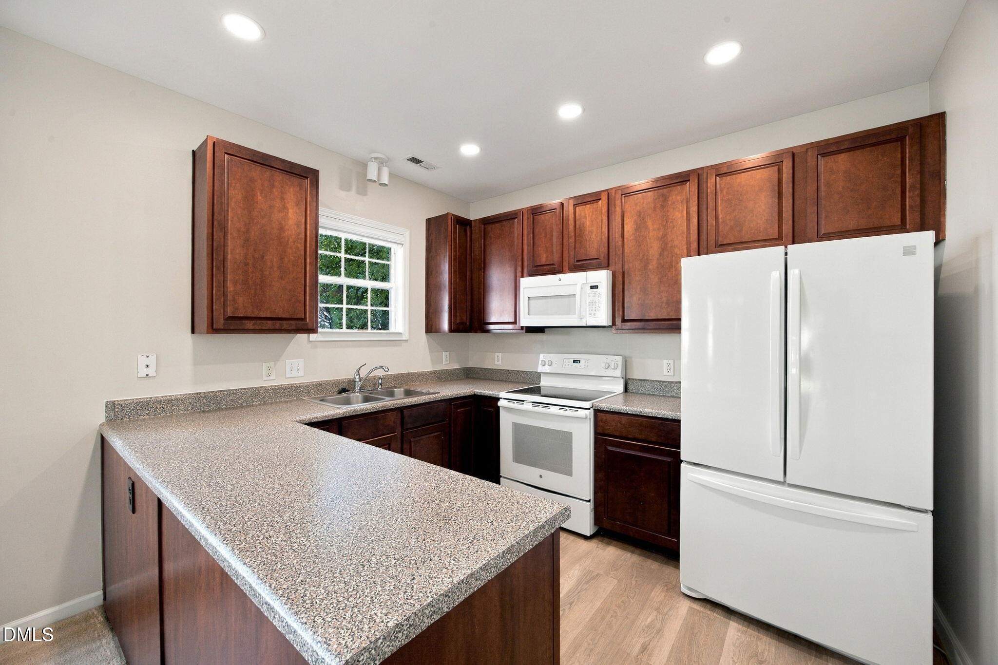 1014 Linen Drive Property Photo 31