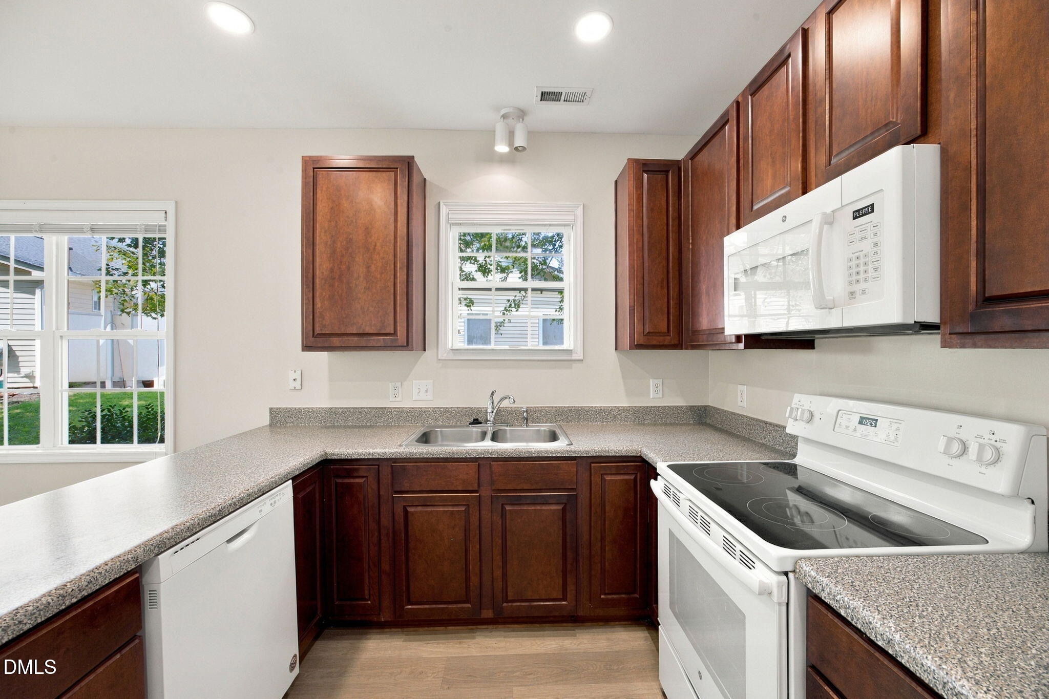1014 Linen Drive Property Photo 33