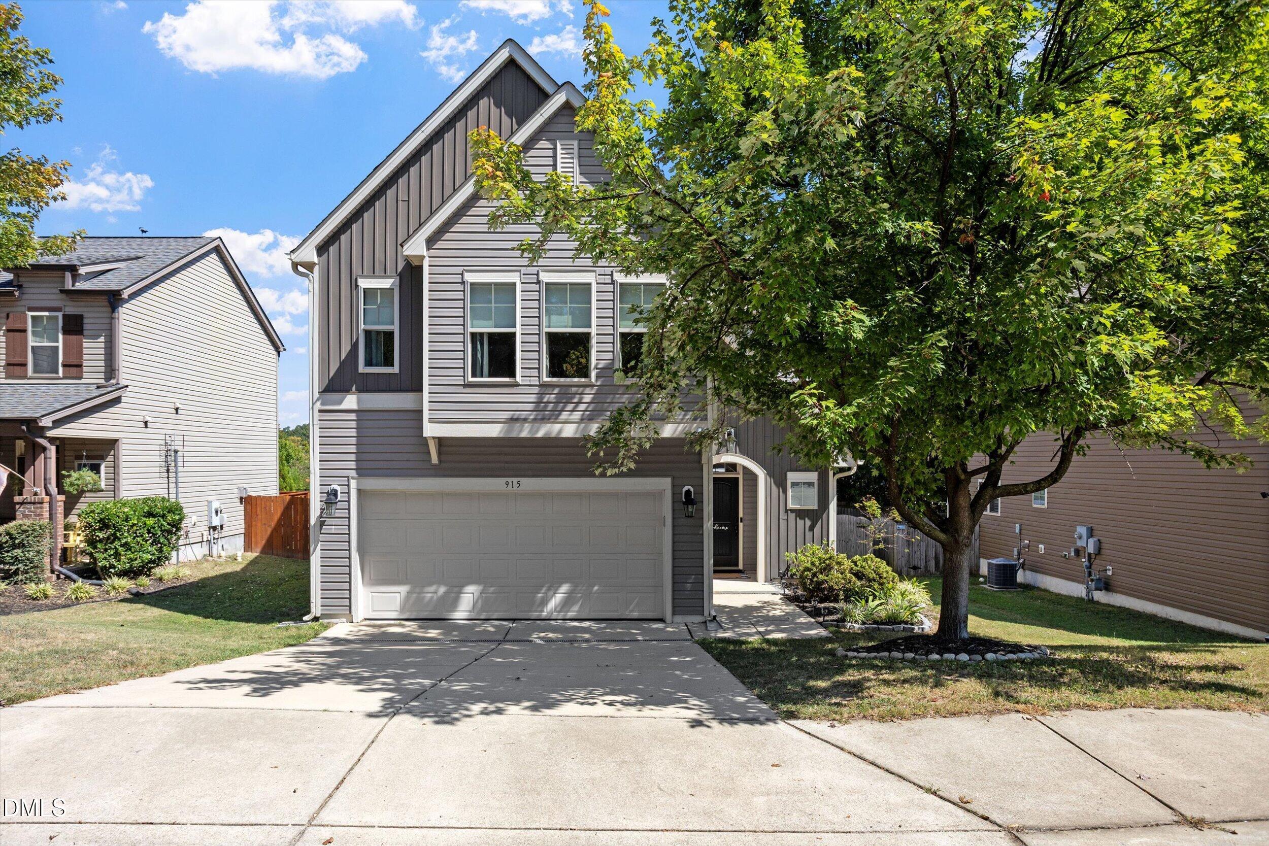 915 Award Street Property Photo 1
