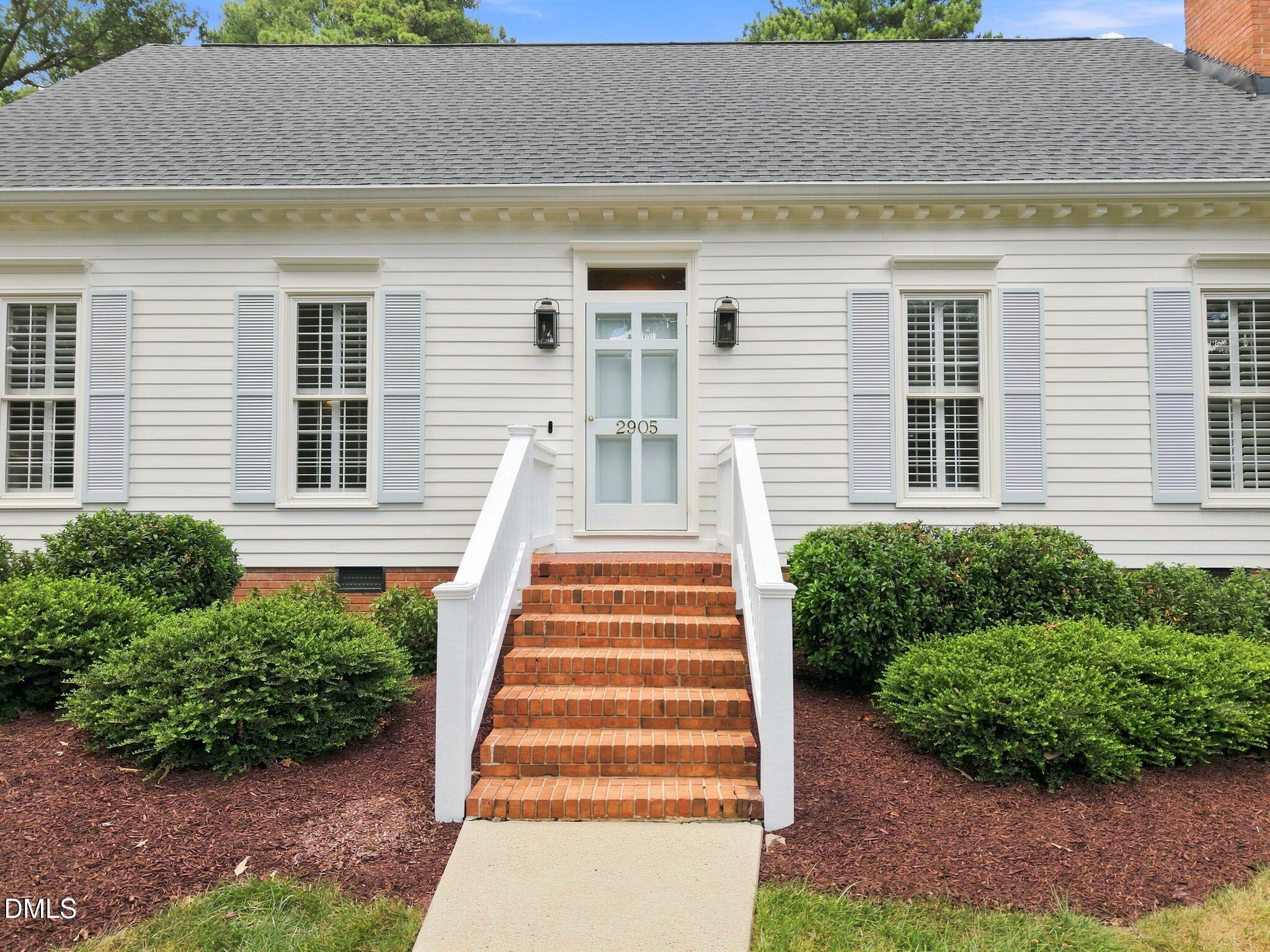 2905 Augusta Court Property Photo 6