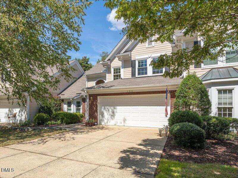 108 Lake Hickory Court Property Photo 2