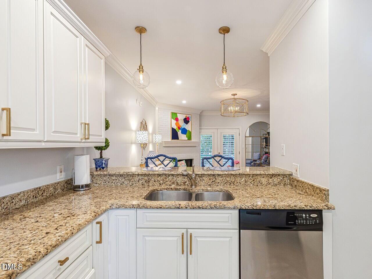 1406 Governors Court Property Photo 3