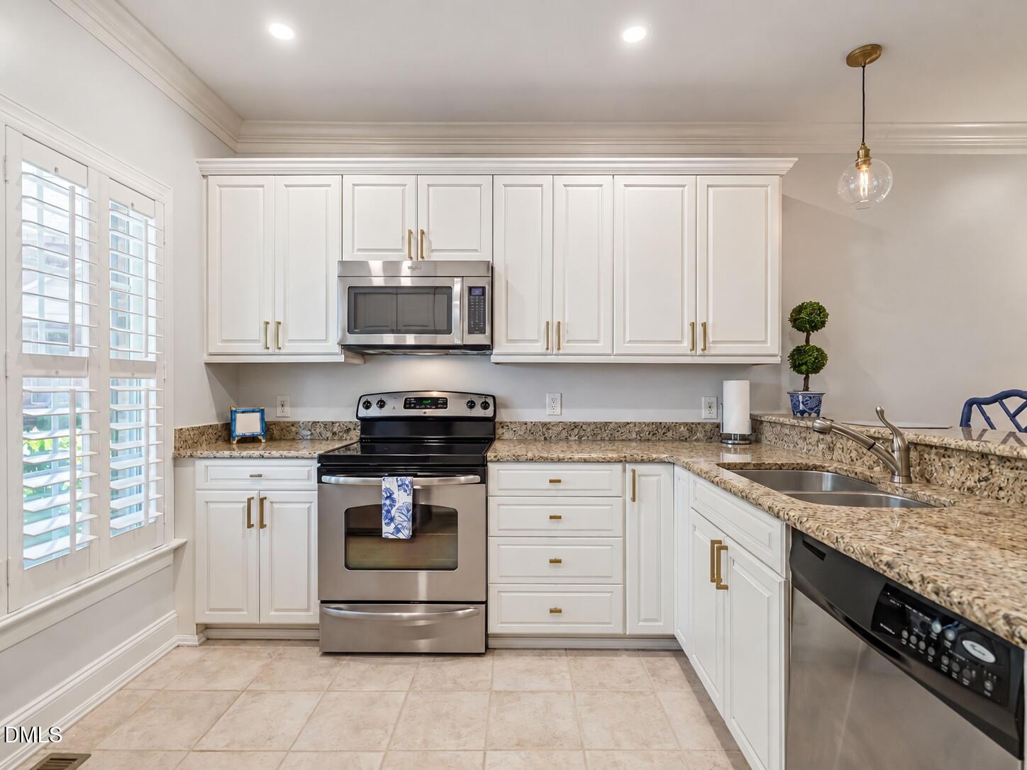 1406 Governors Court Property Photo 4