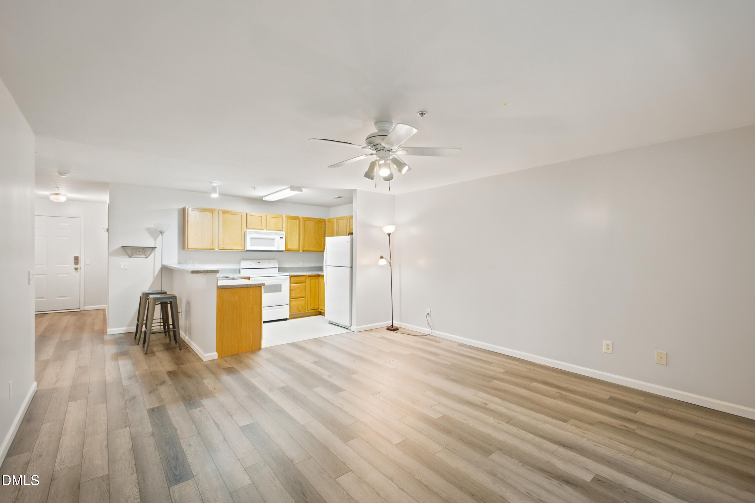 2801 Trailwood Pines Lane Property Photo 4