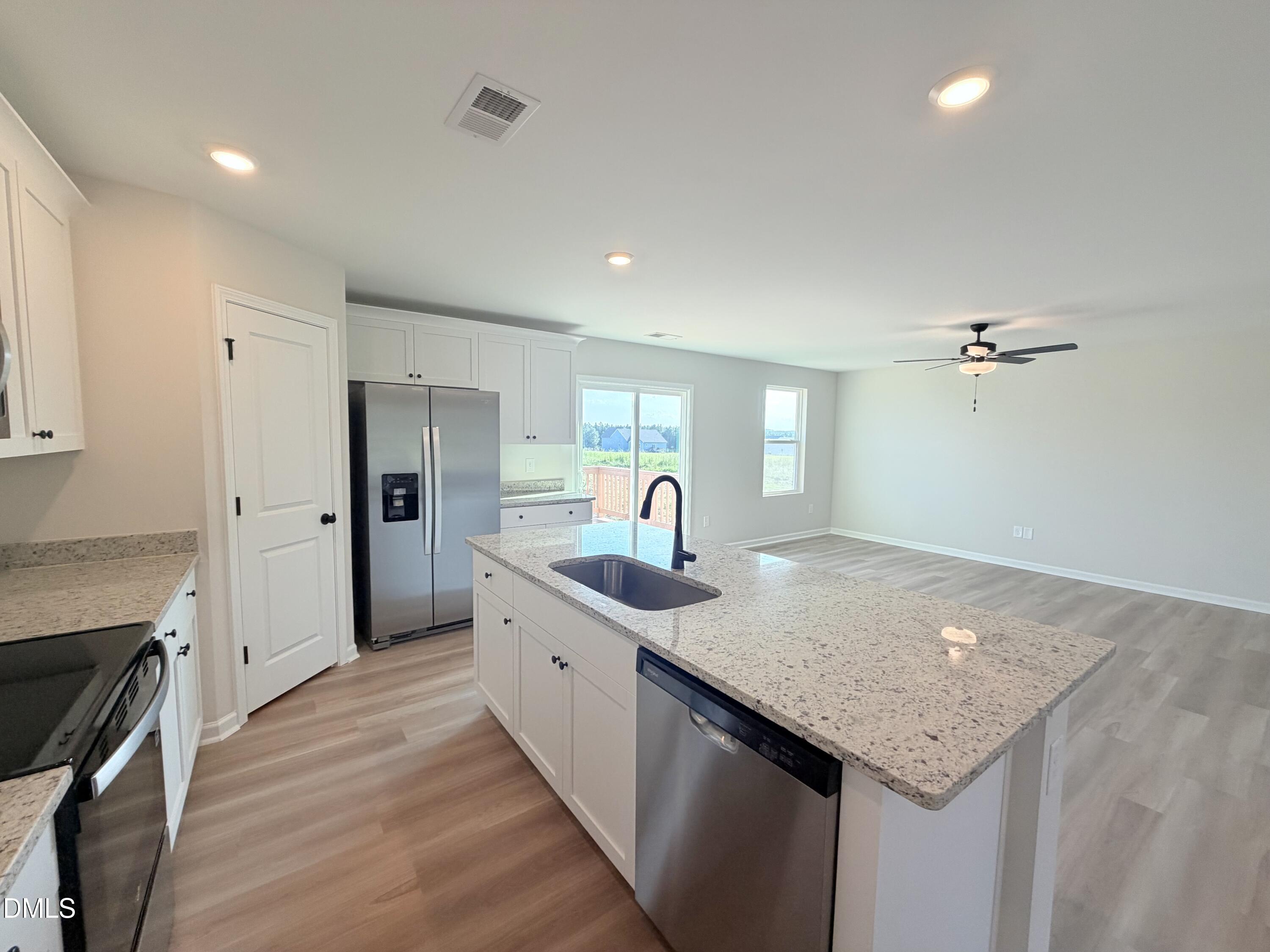 11866 International Drive Property Photo 8