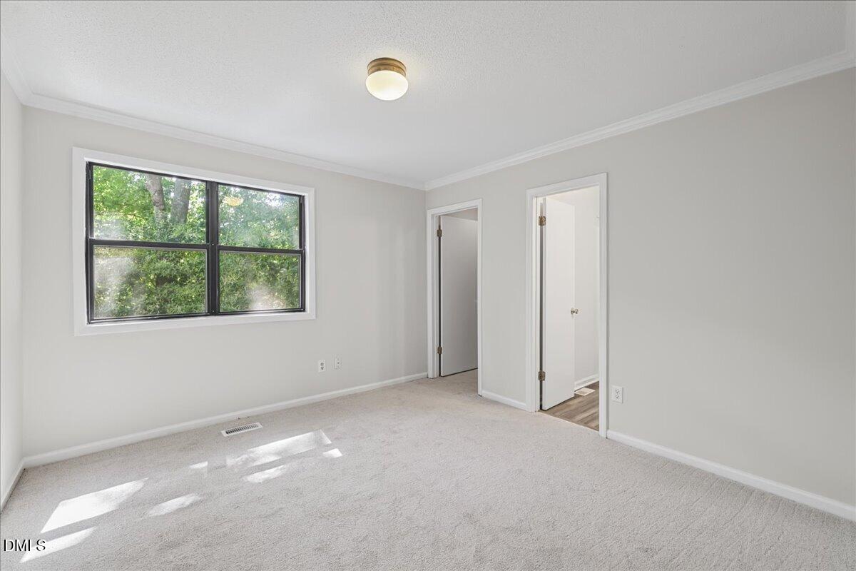 628 Applecross Drive Property Photo 7
