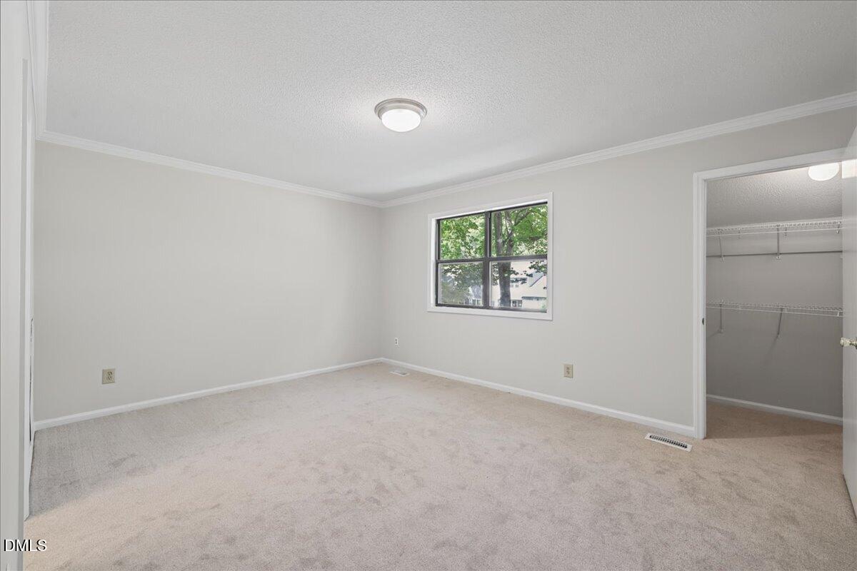 628 Applecross Drive Property Photo 8