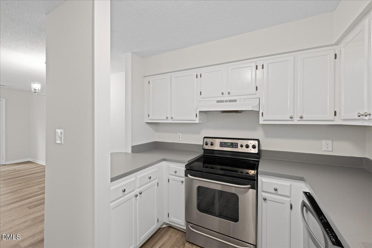 628 Applecross Drive Property Photo 10